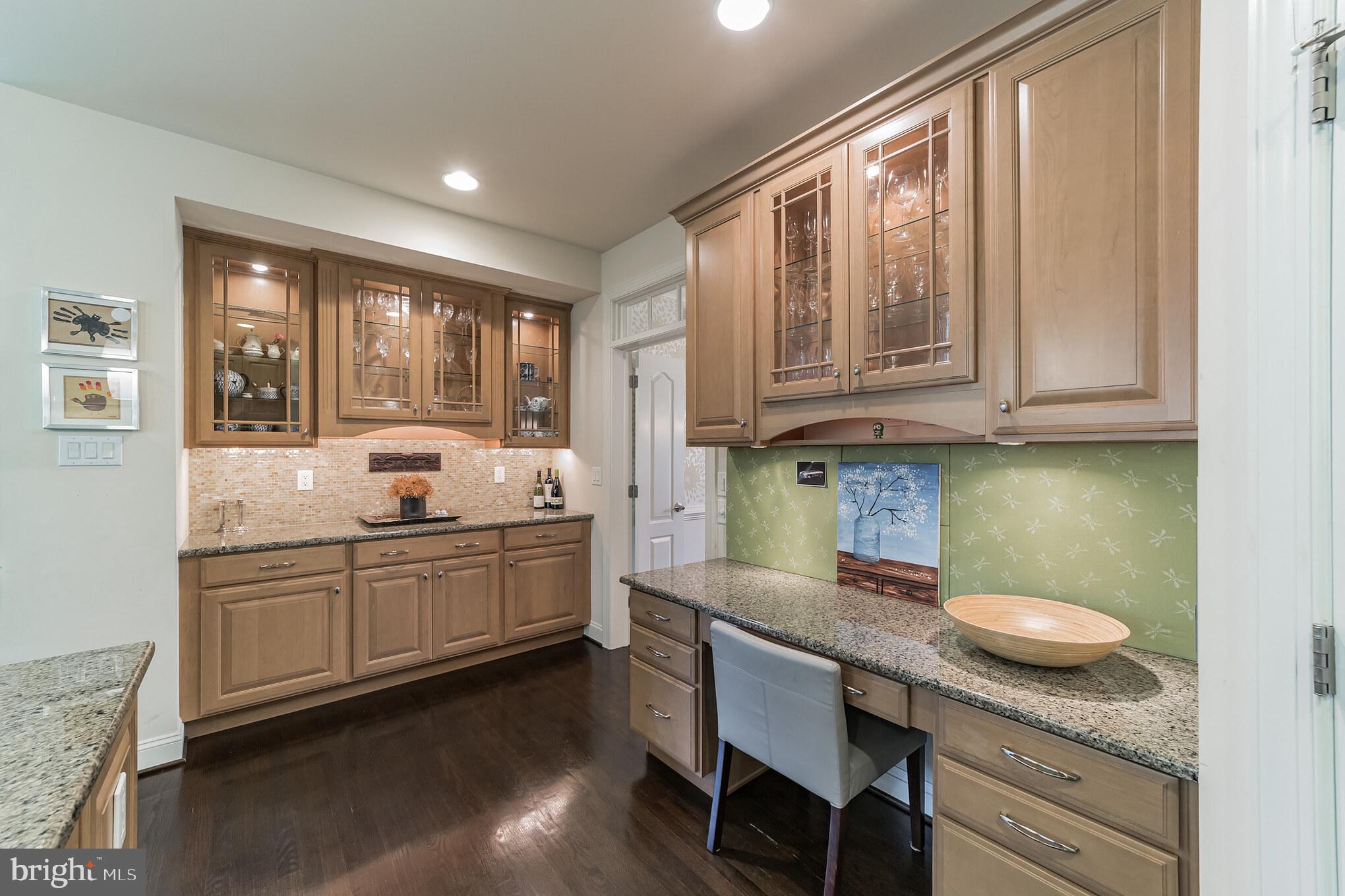 WHITEGATE - Residential