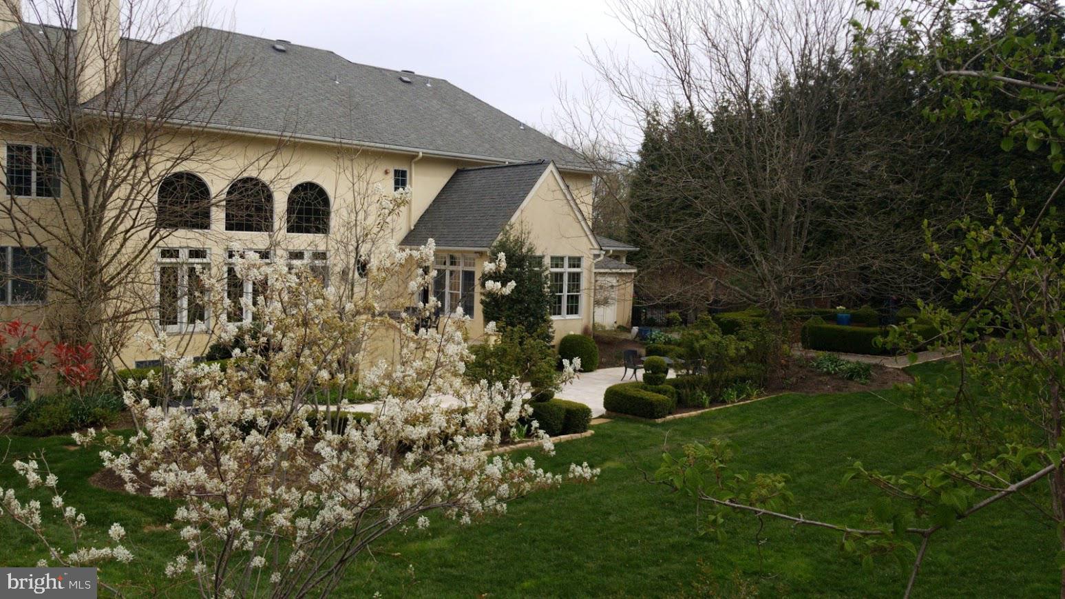 WHITEGATE - Residential