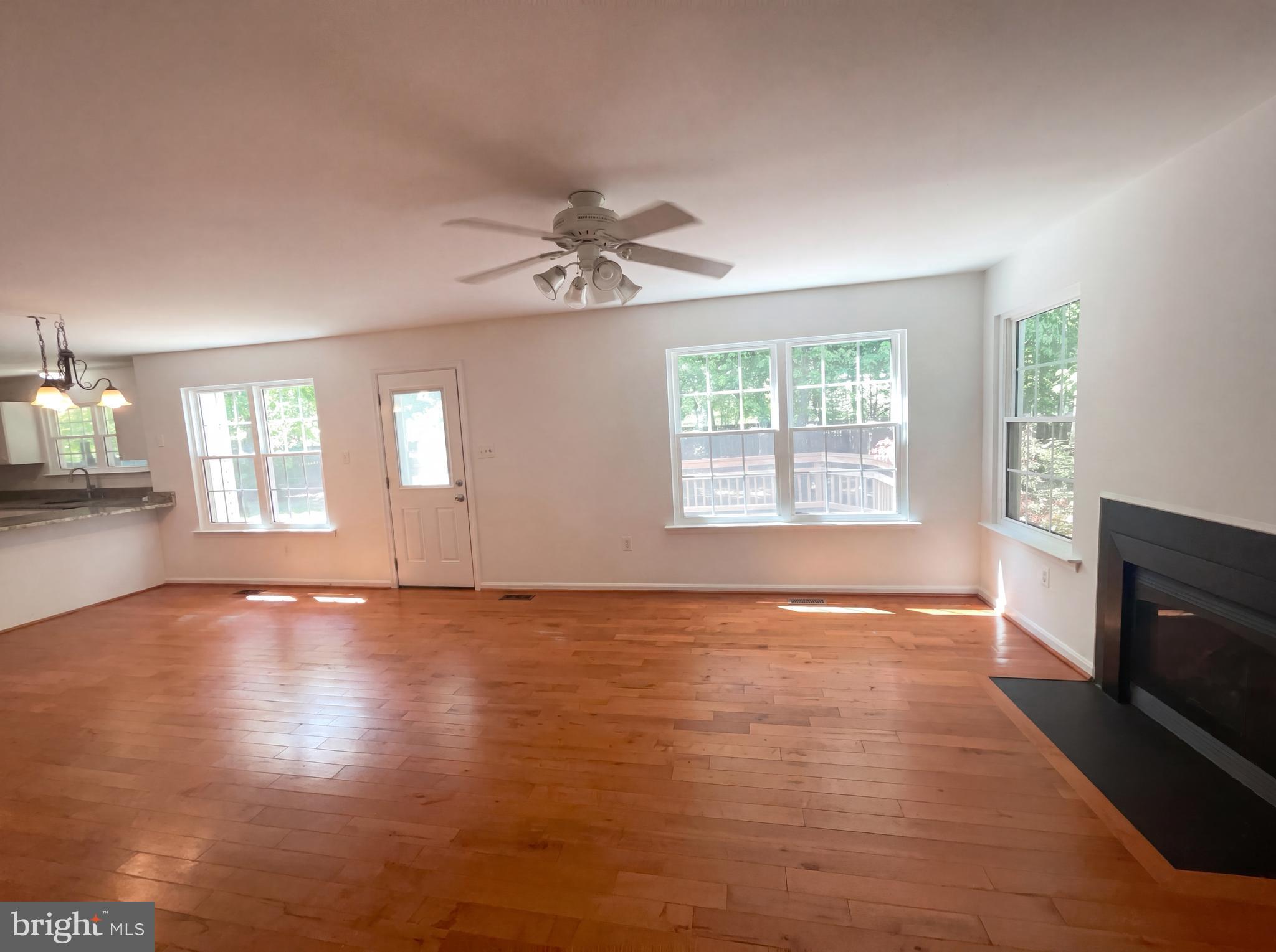 2322 ASHFORD LANE