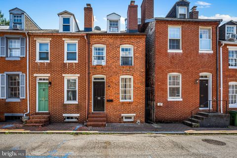Townhouse For Sale - 25 E Hamburg Street<br/> Baltimore City County, BALTIMORE, MD 21230