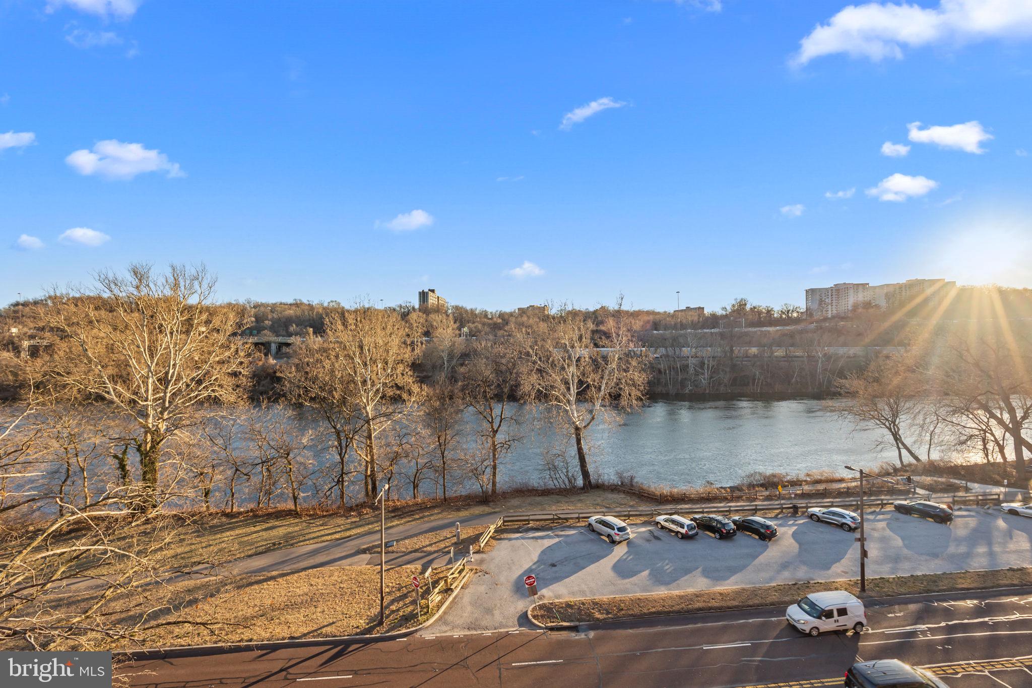 EAST FALLS - Residential