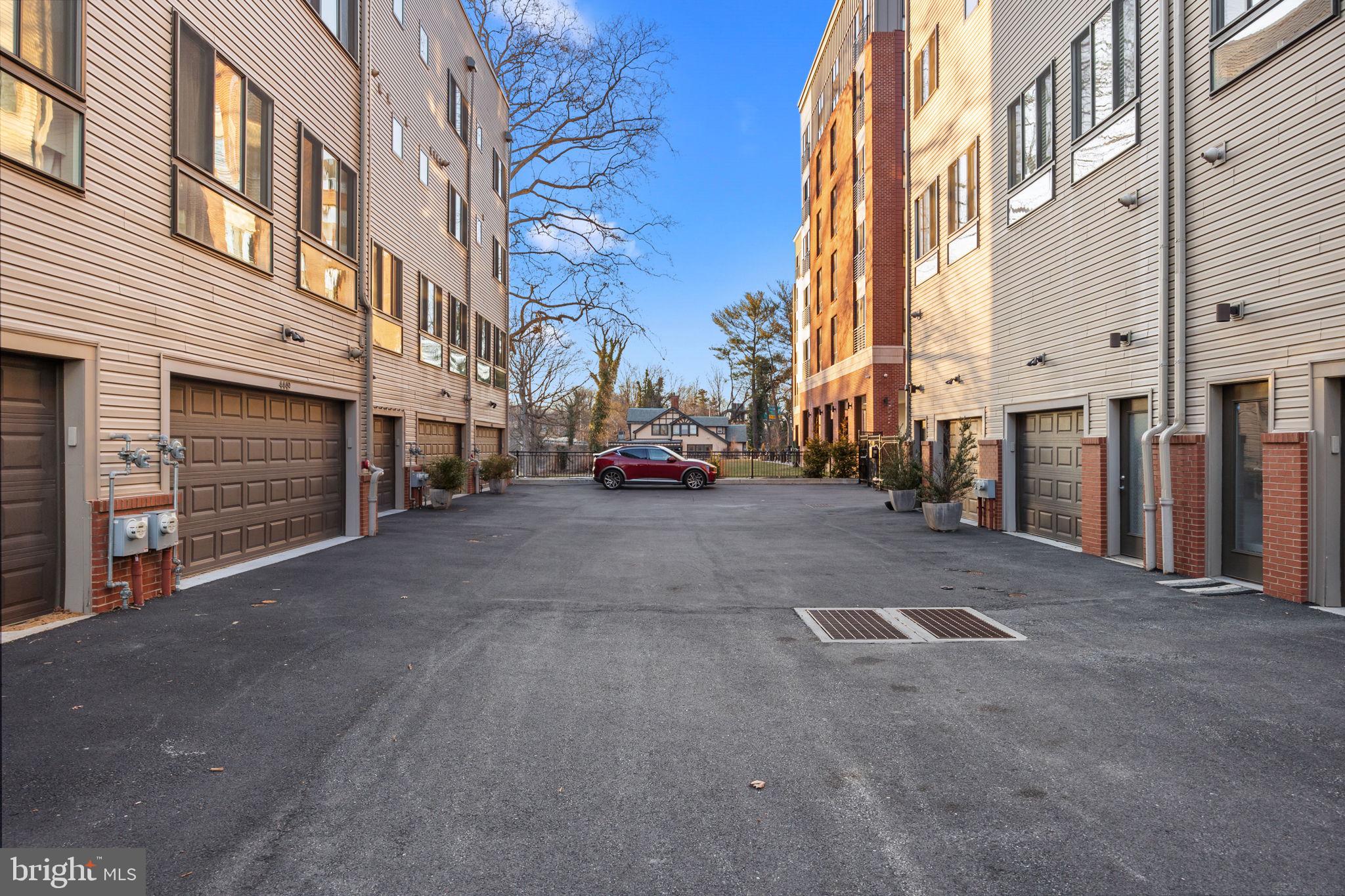 EAST FALLS - Residential