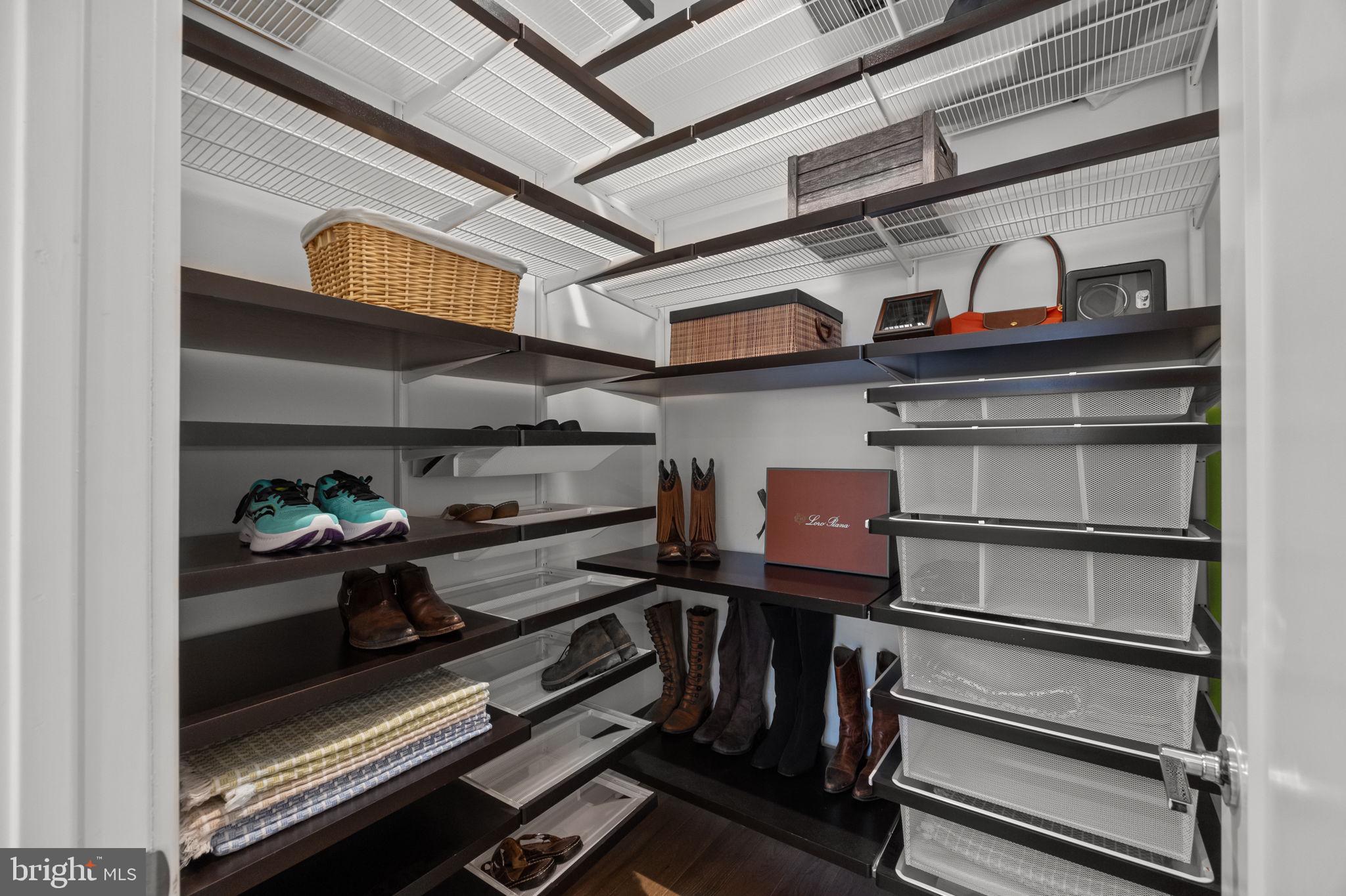 EAST FALLS - Residential