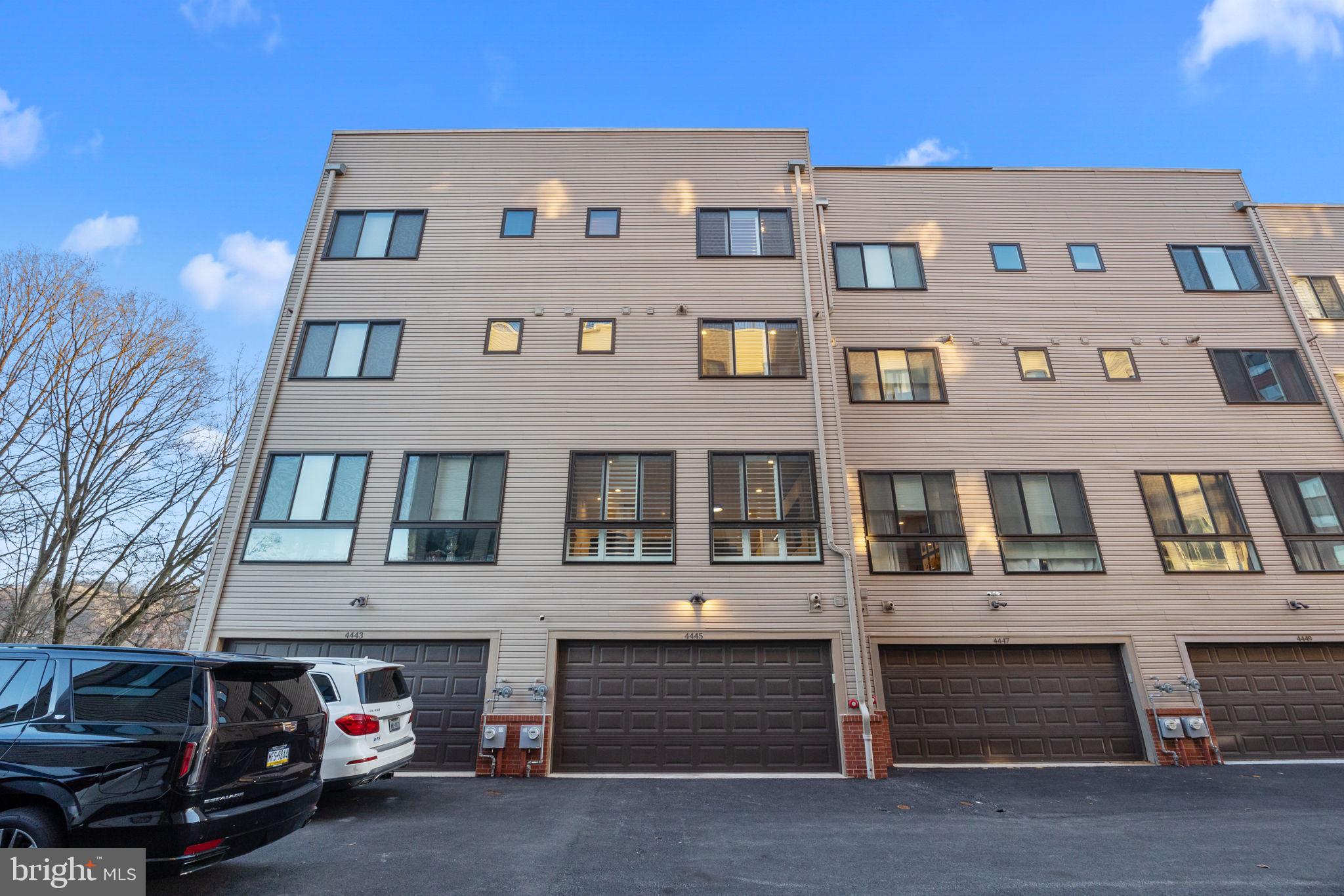 EAST FALLS - Residential