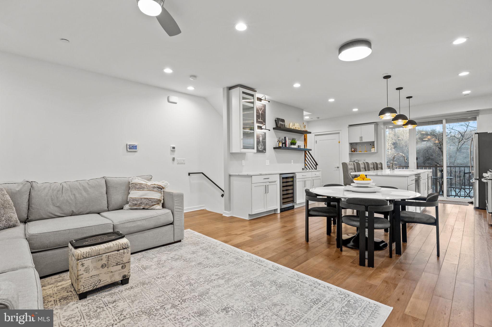 EAST FALLS - Residential