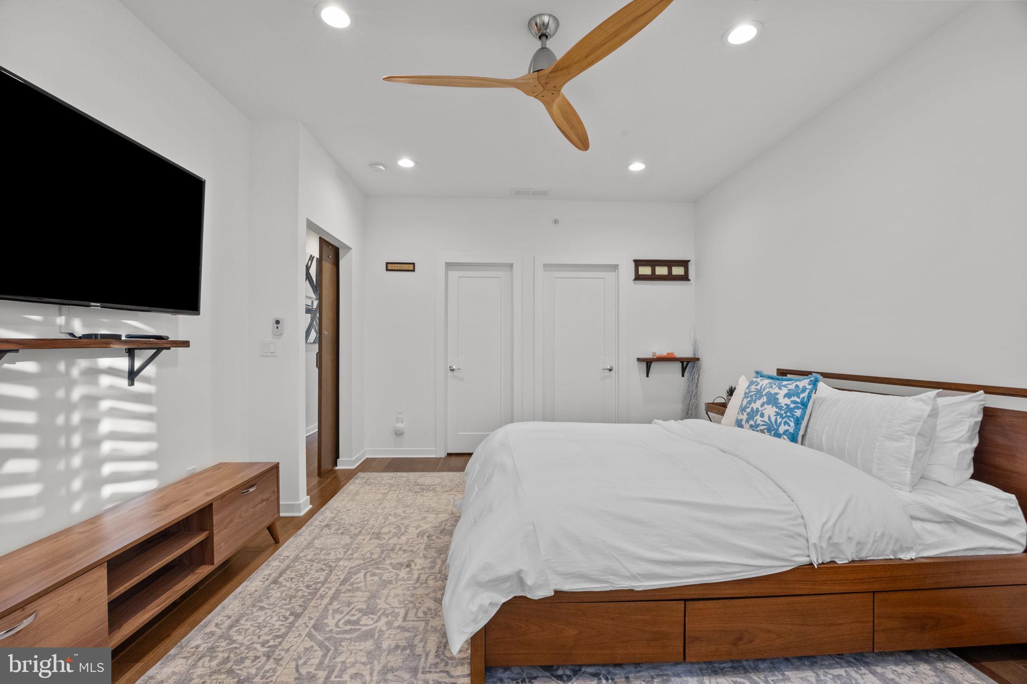 EAST FALLS - Residential