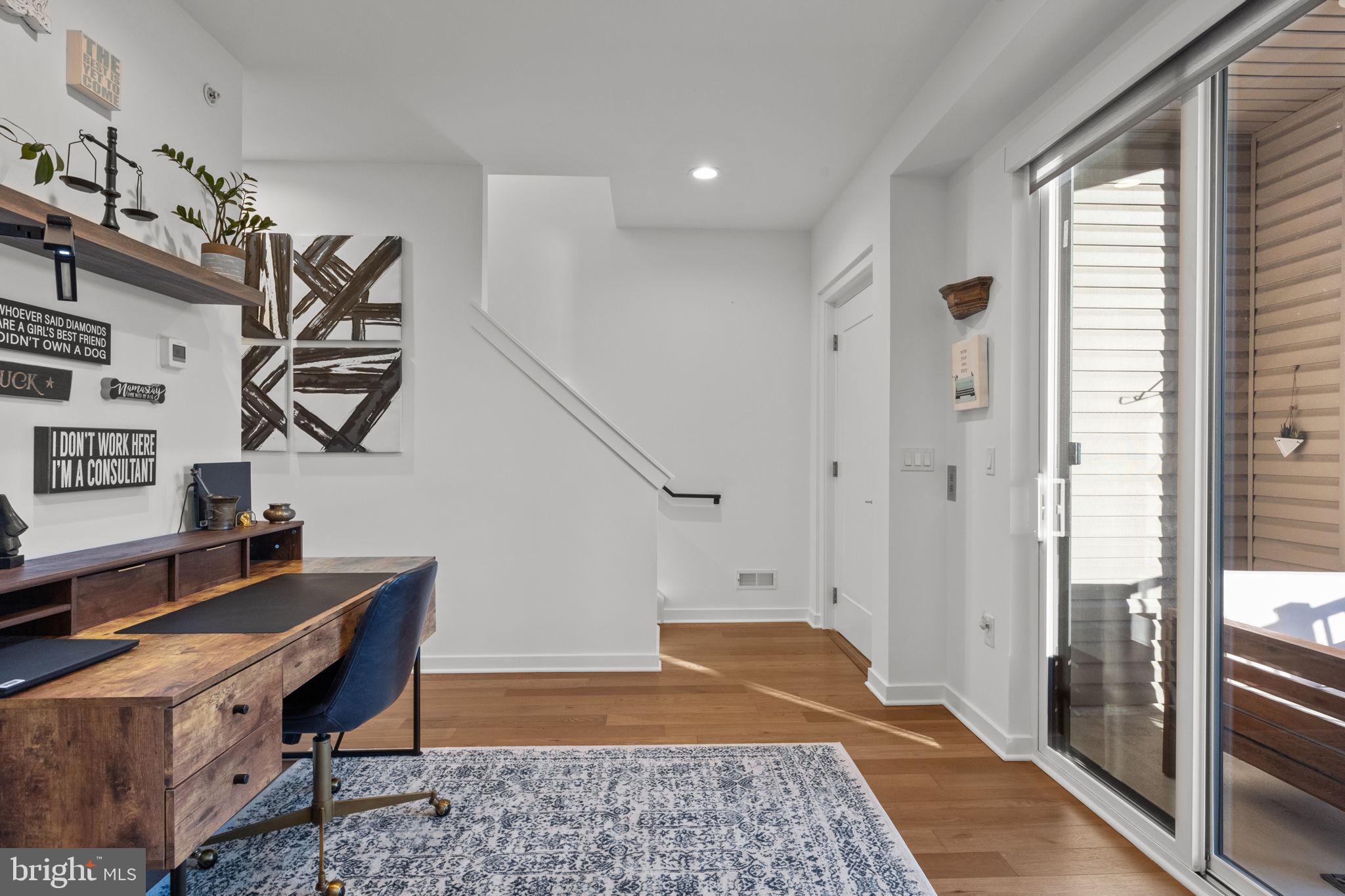 EAST FALLS - Residential