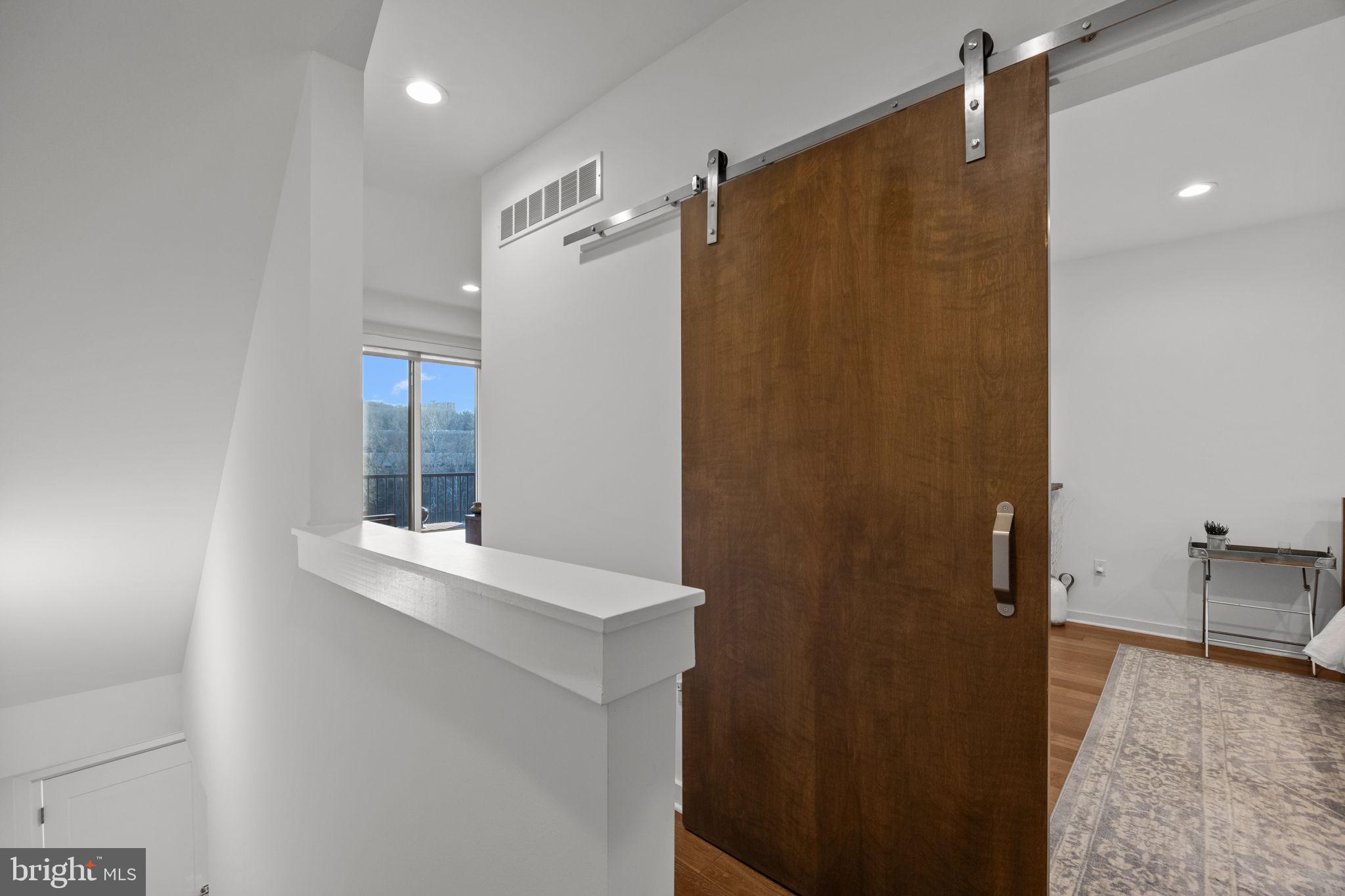 EAST FALLS - Residential