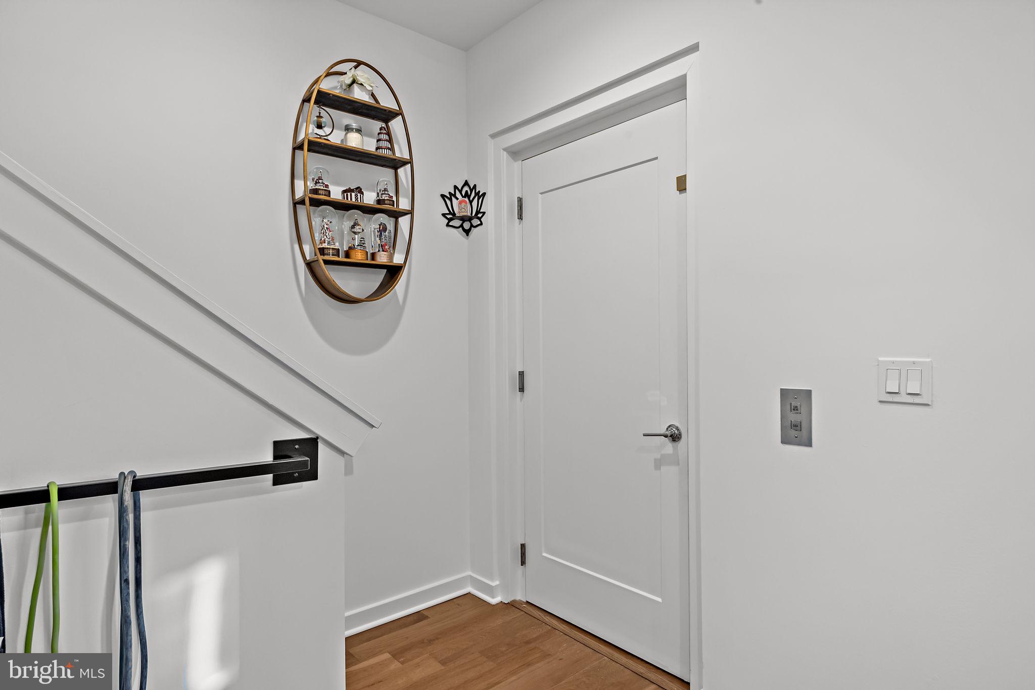 EAST FALLS - Residential