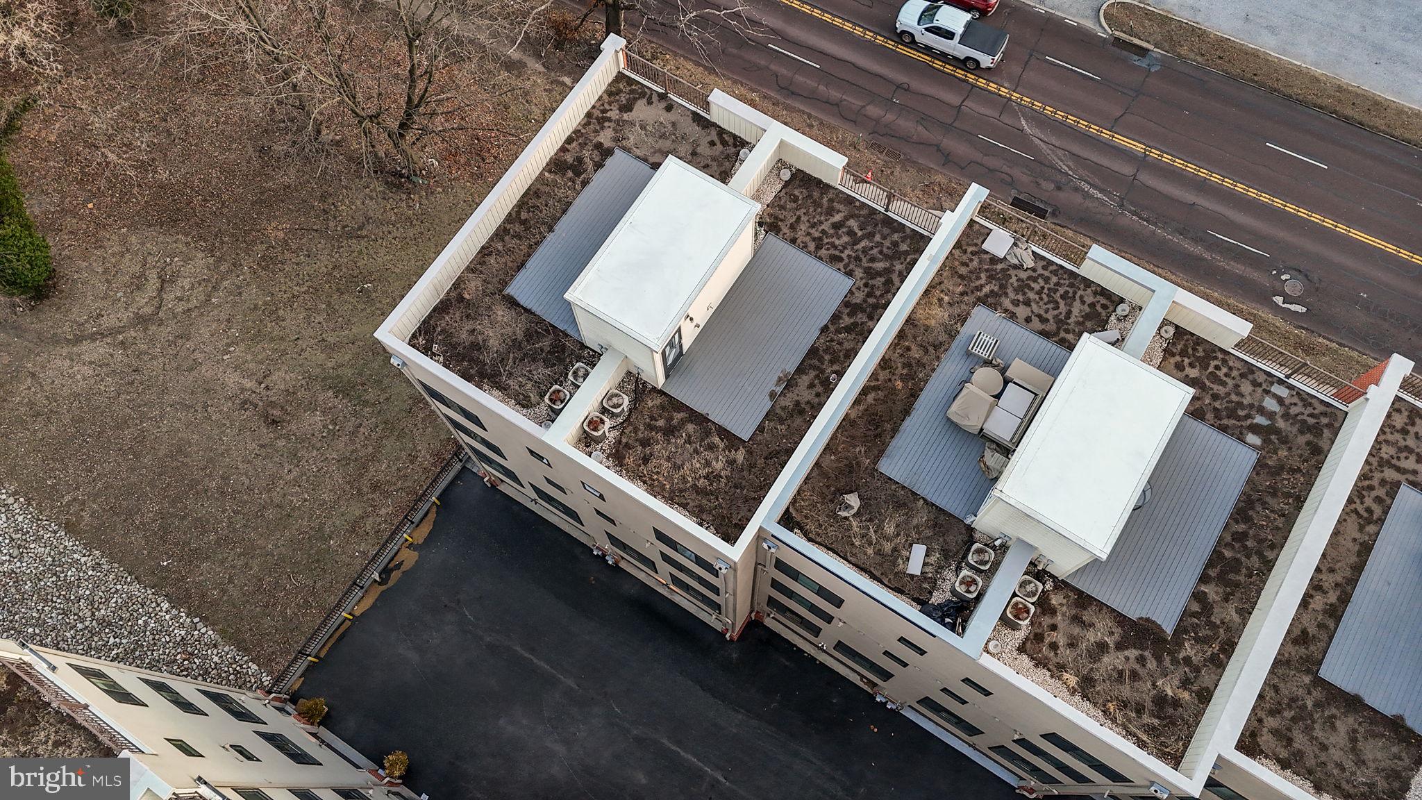 EAST FALLS - Residential