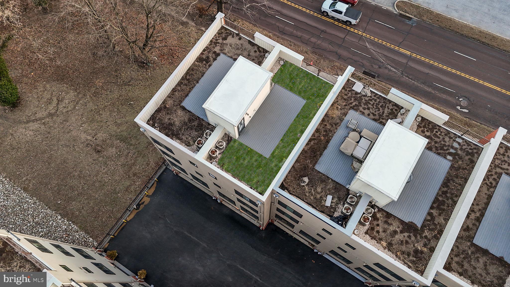 EAST FALLS - Residential