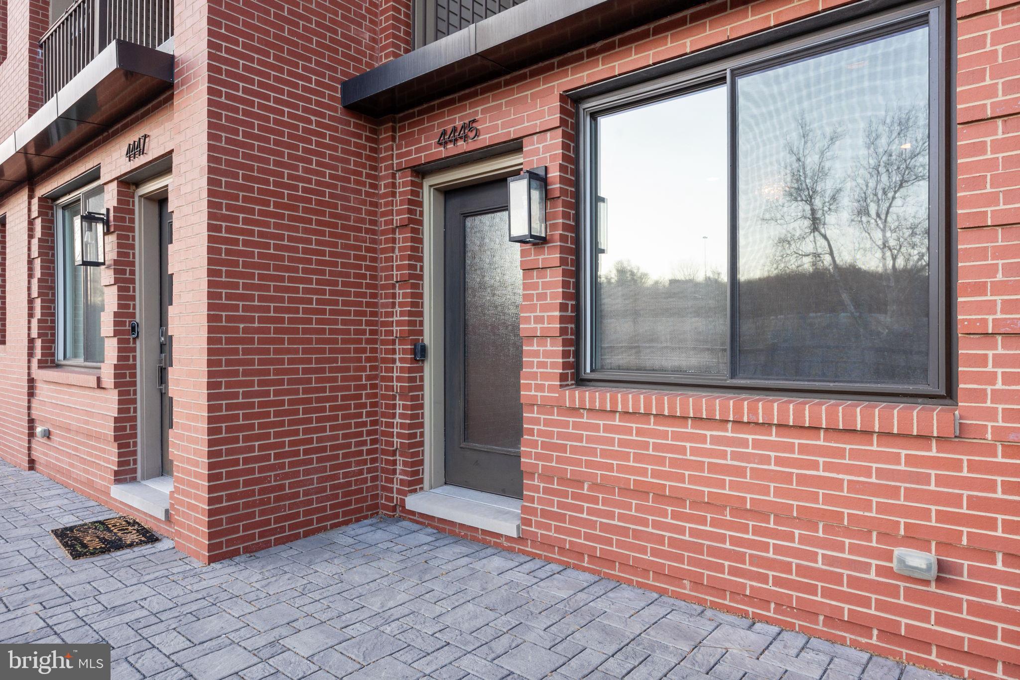 EAST FALLS - Residential