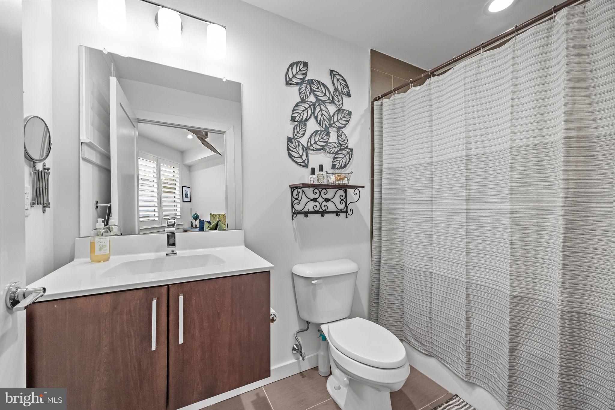 EAST FALLS - Residential