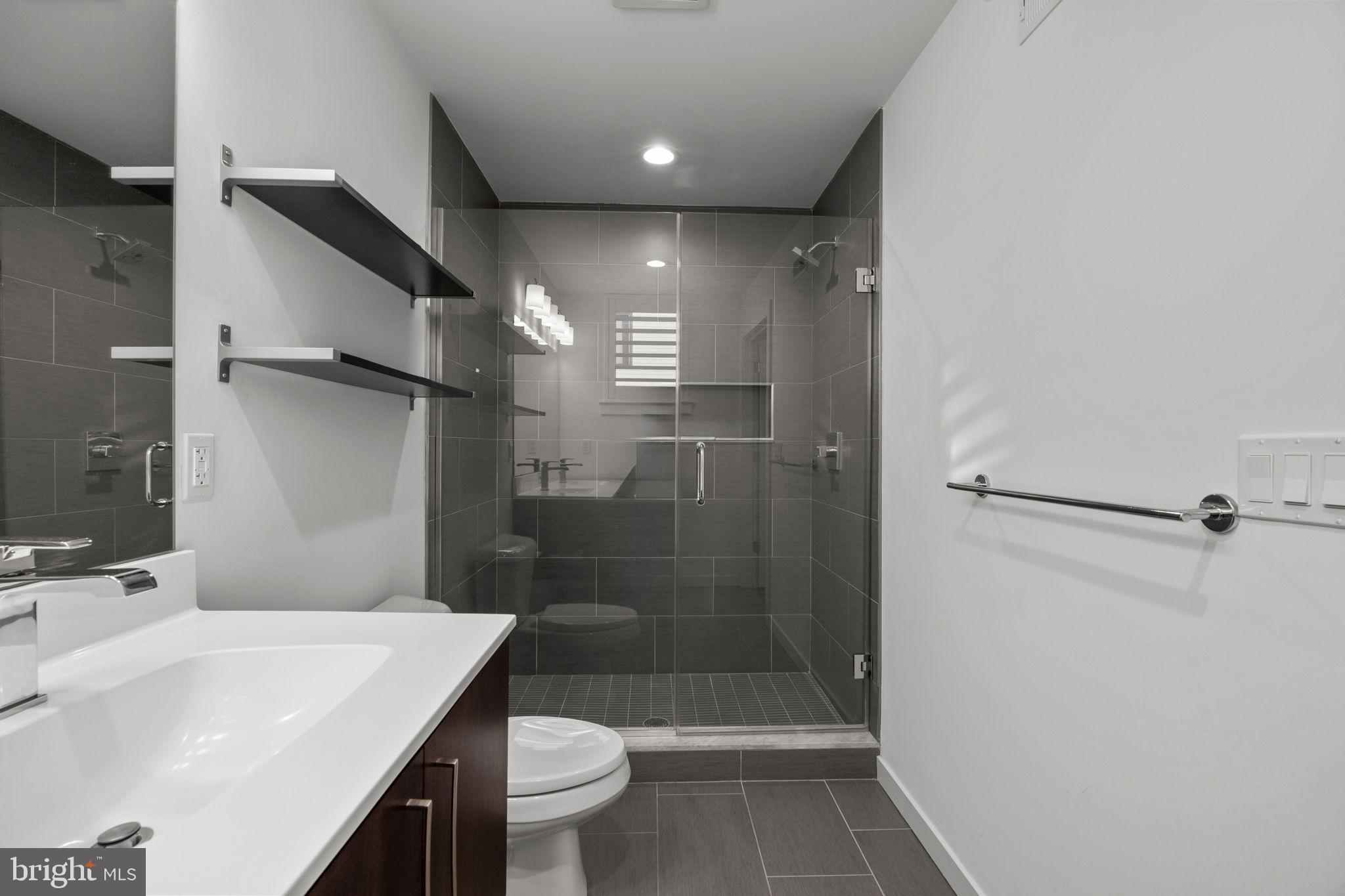 EAST FALLS - Residential