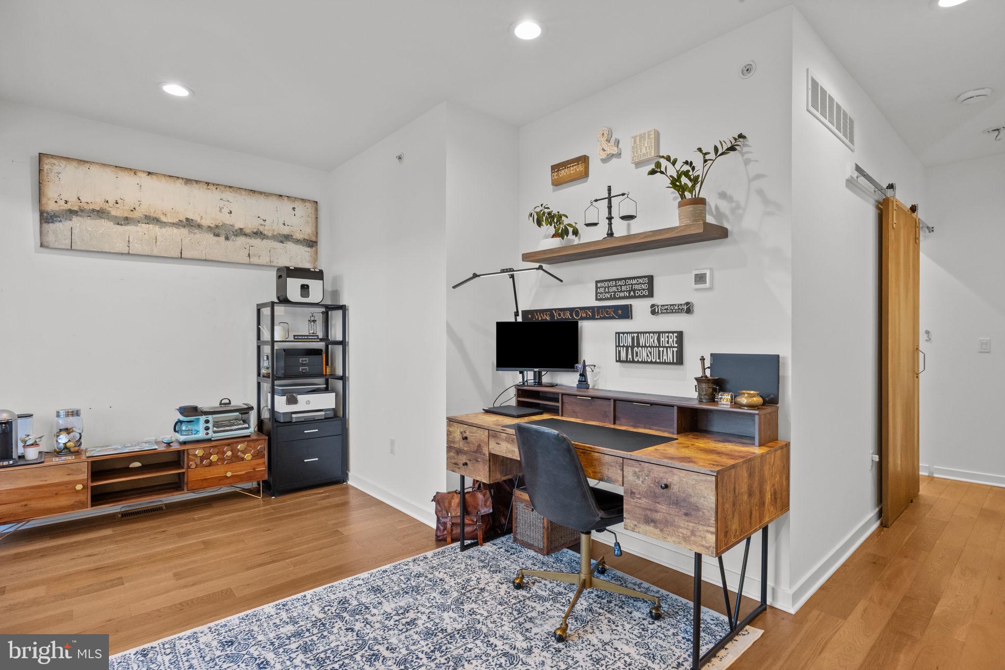 EAST FALLS - Residential