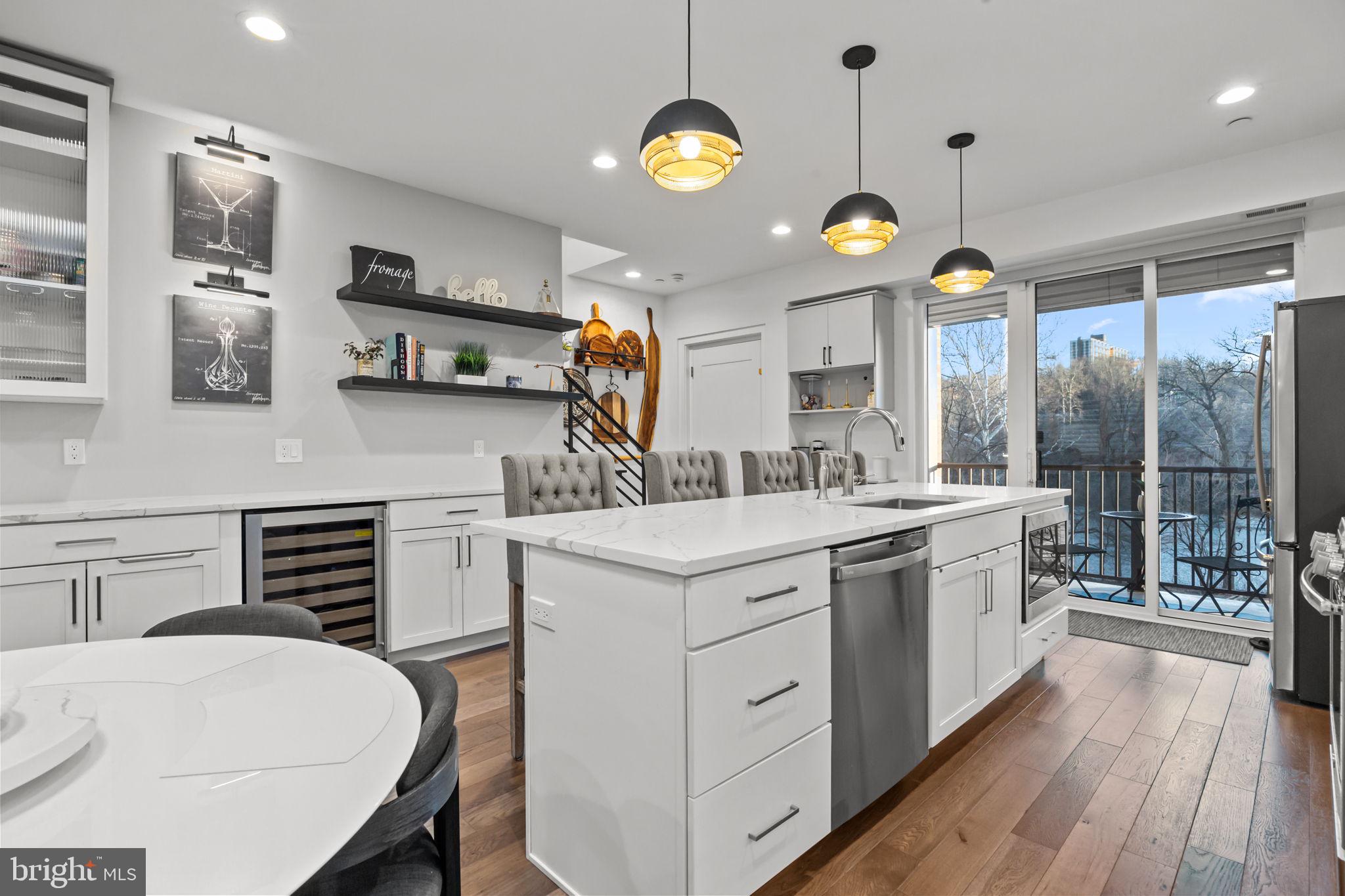 EAST FALLS - Residential