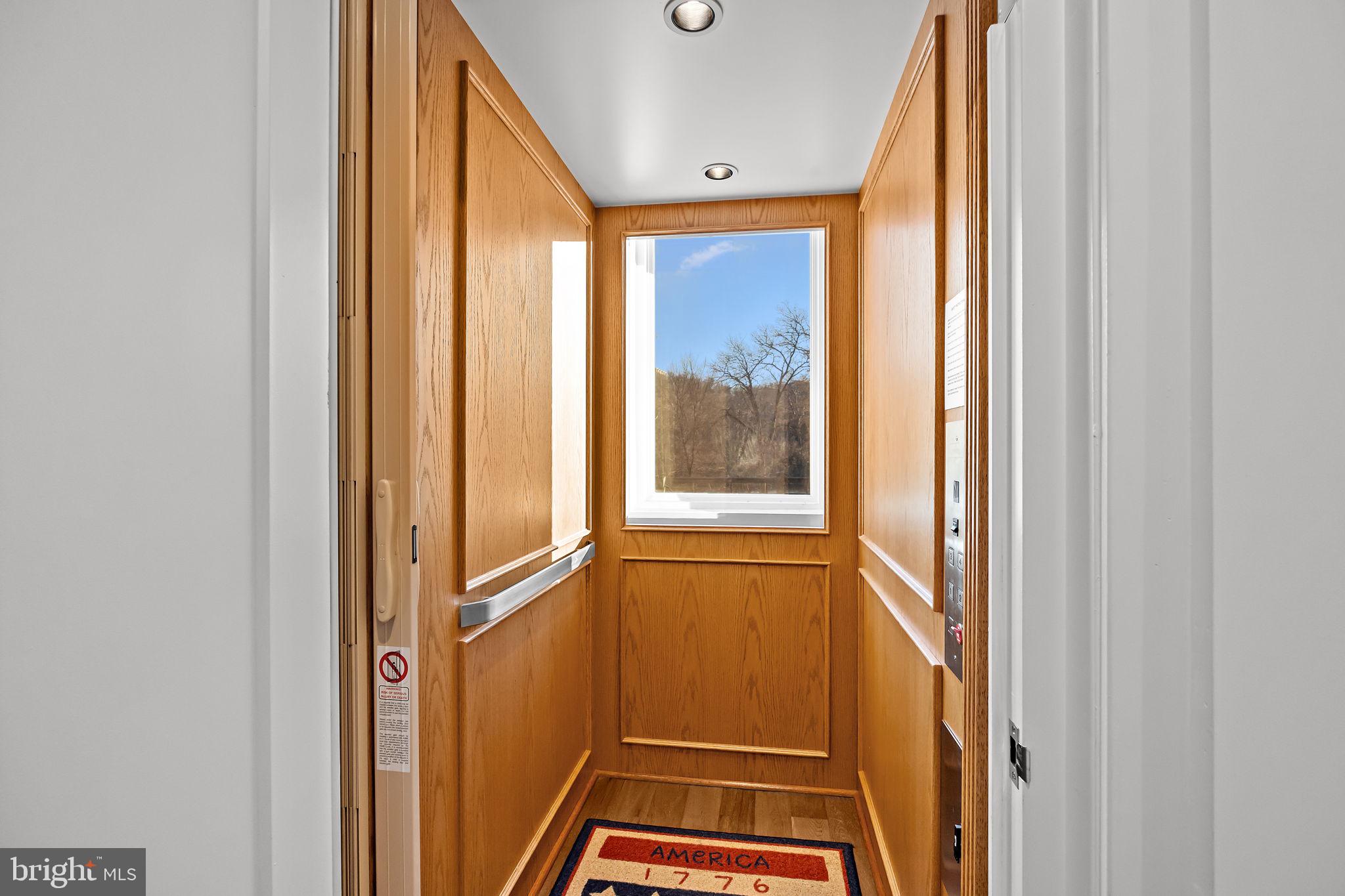 EAST FALLS - Residential