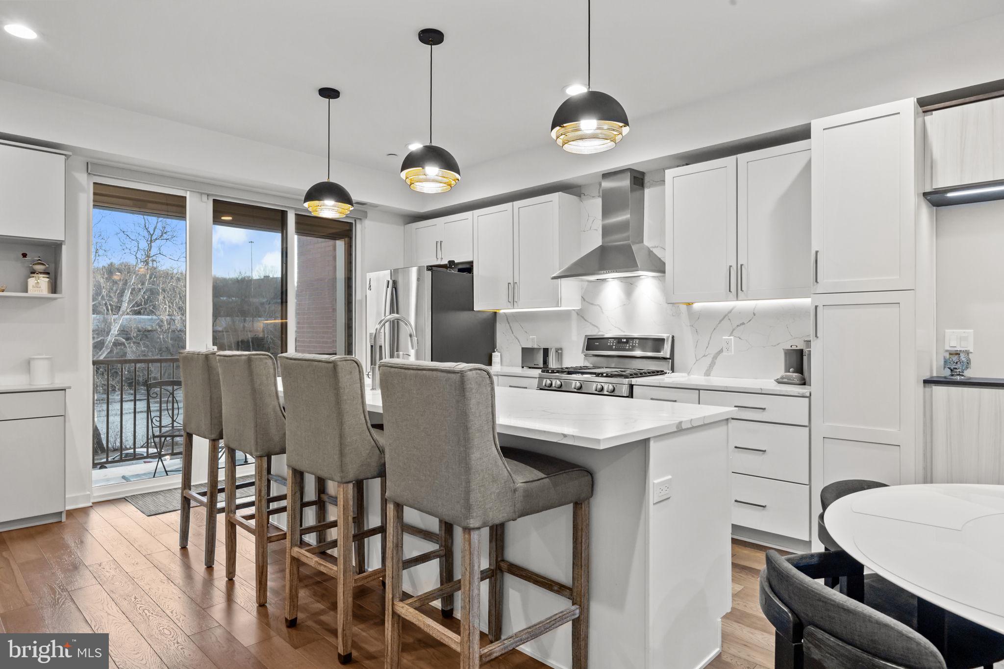 EAST FALLS - Residential