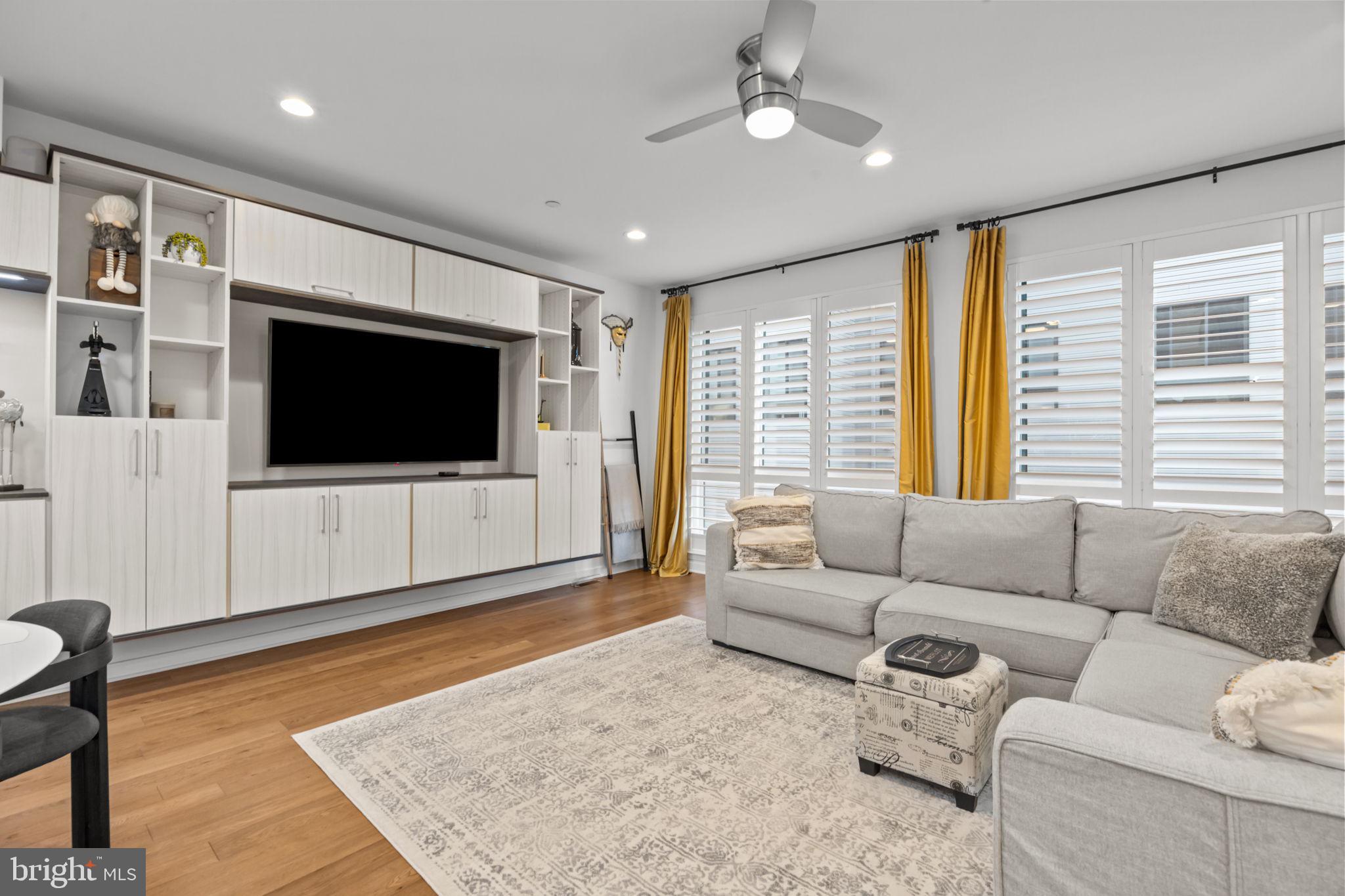 EAST FALLS - Residential