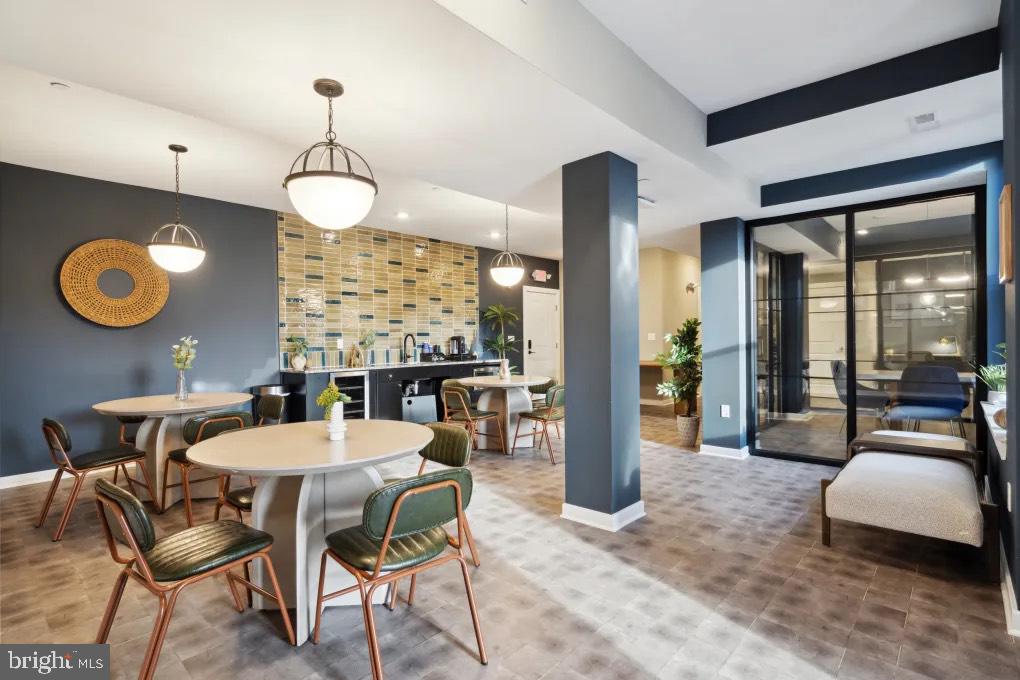 EAST FALLS - Residential