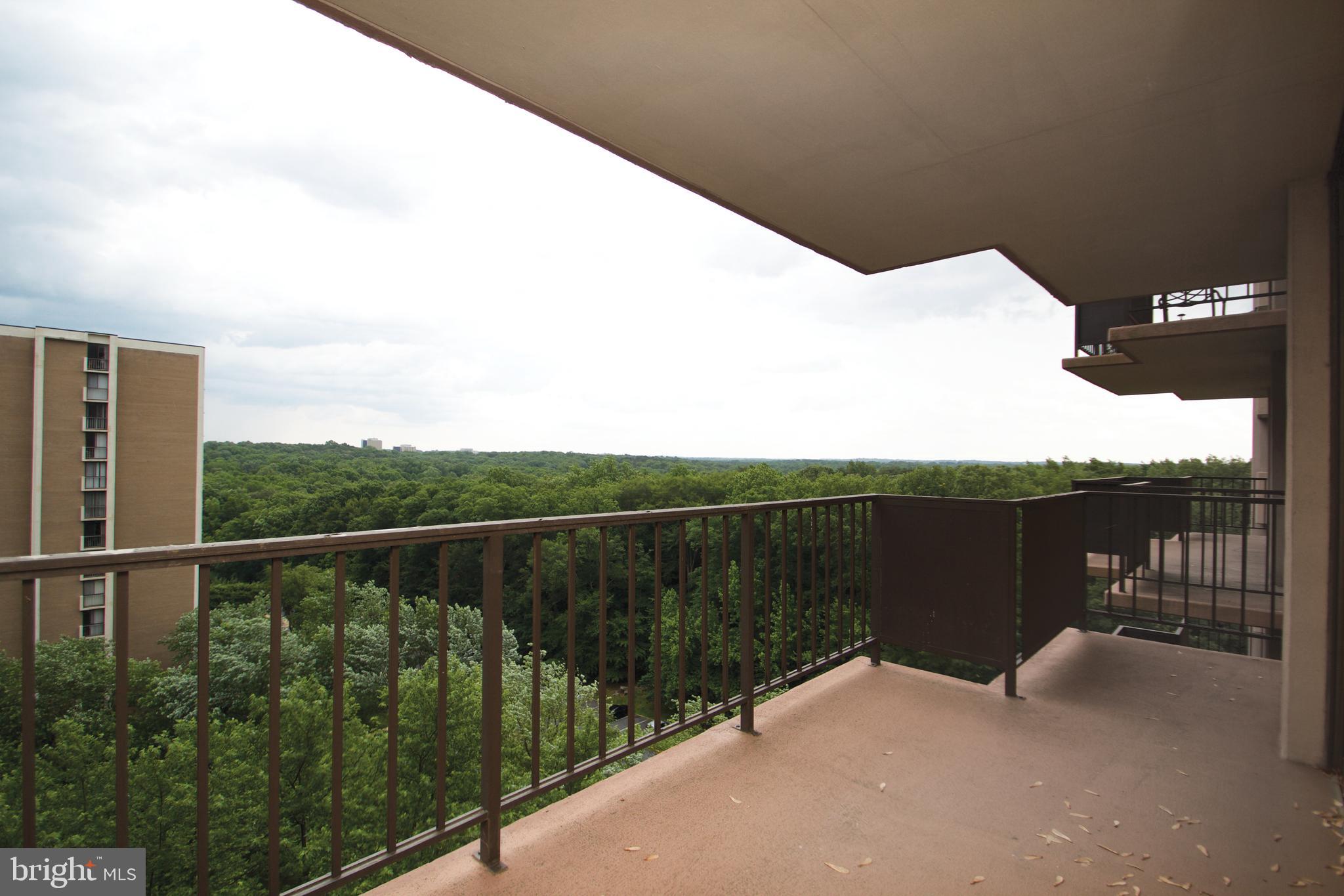 TOWERS IN WESTCHESTER PARK - Residential