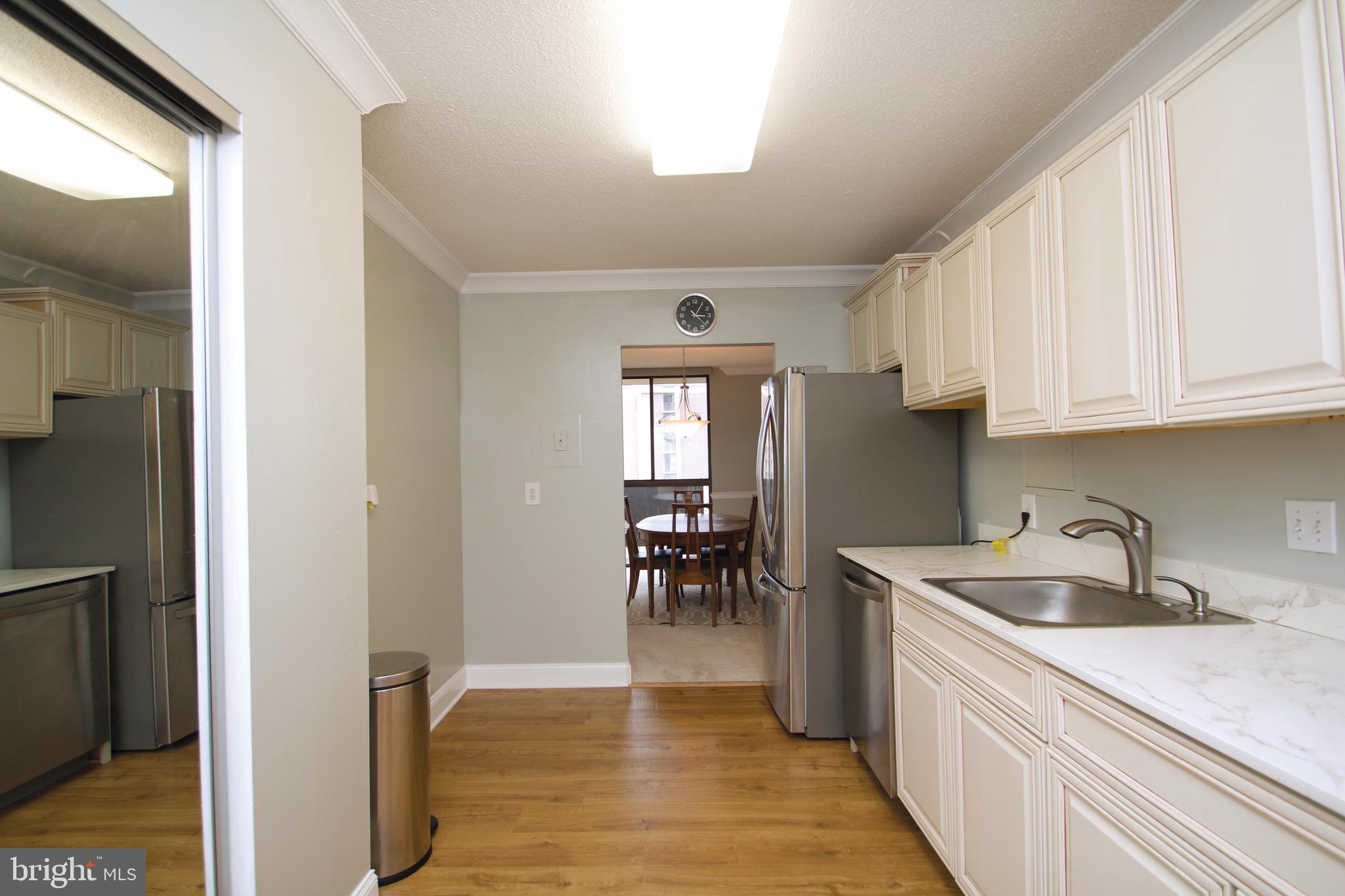 TOWERS IN WESTCHESTER PARK - Residential