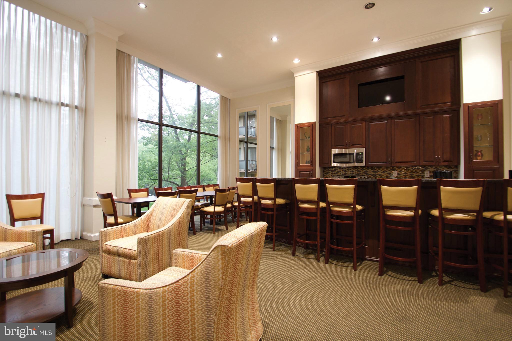 TOWERS IN WESTCHESTER PARK - Residential