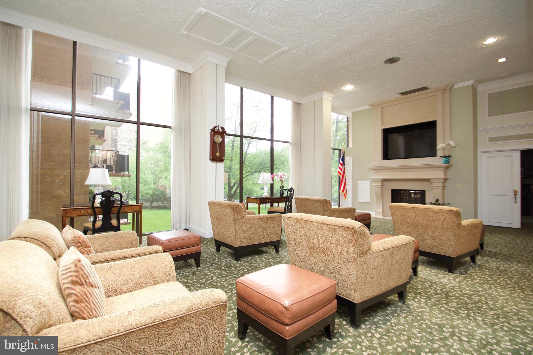 TOWERS IN WESTCHESTER PARK - Residential