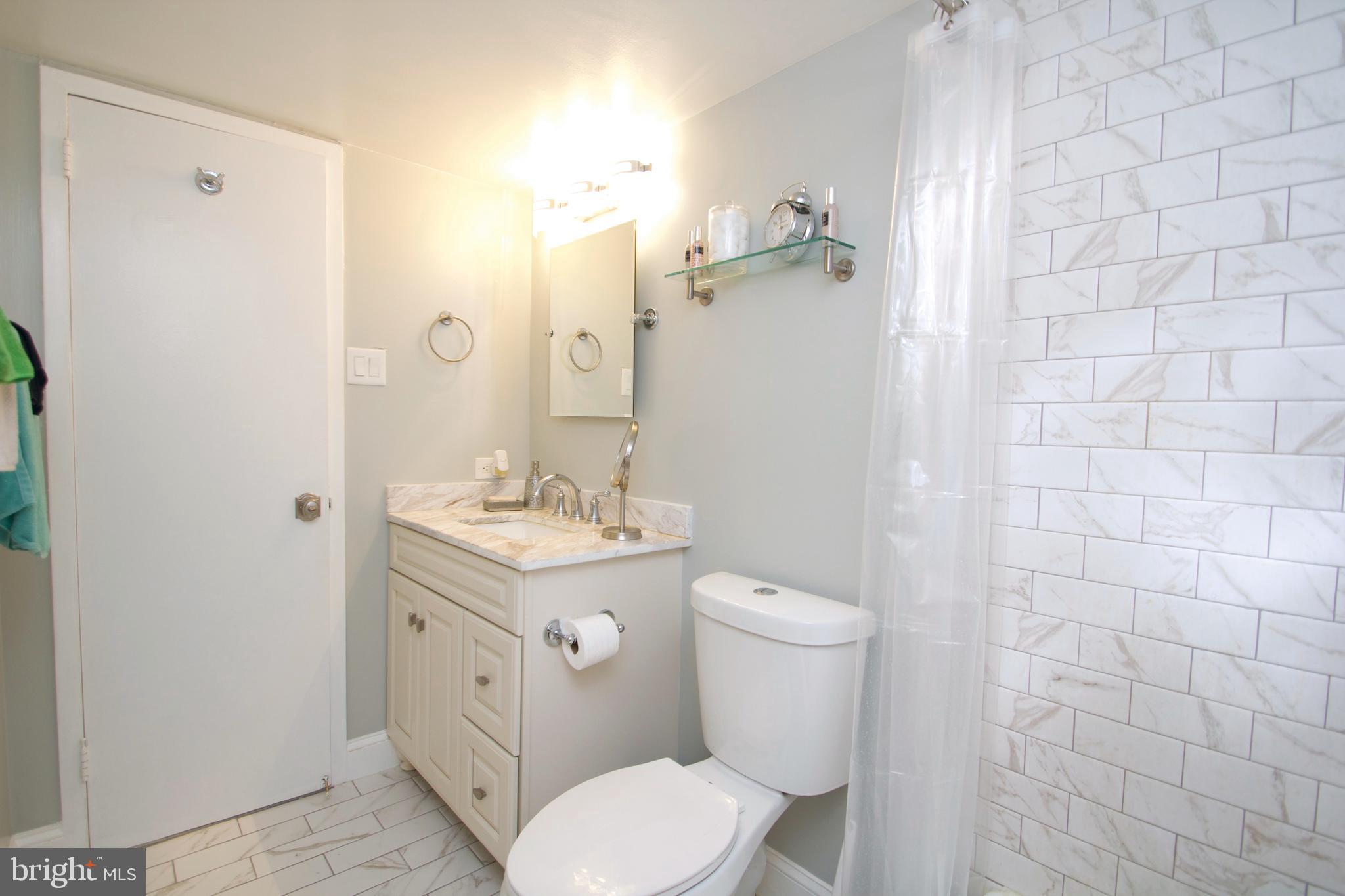 TOWERS IN WESTCHESTER PARK - Residential