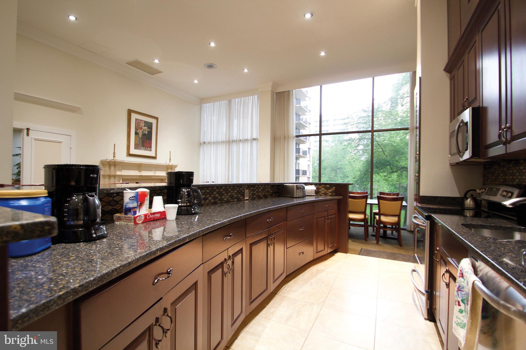 TOWERS IN WESTCHESTER PARK - Residential