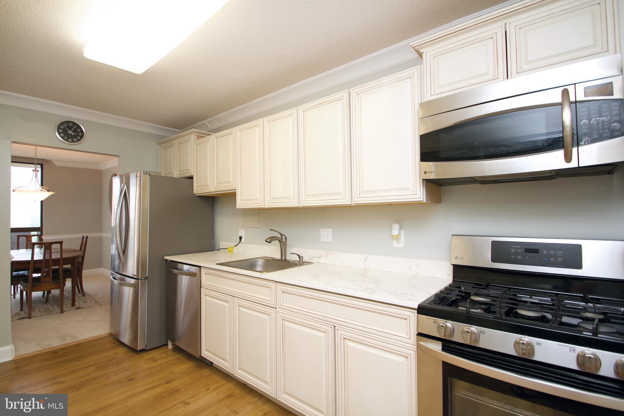 TOWERS IN WESTCHESTER PARK - Residential