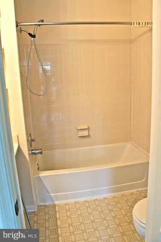 FRANKLIN FARM - Residential Lease