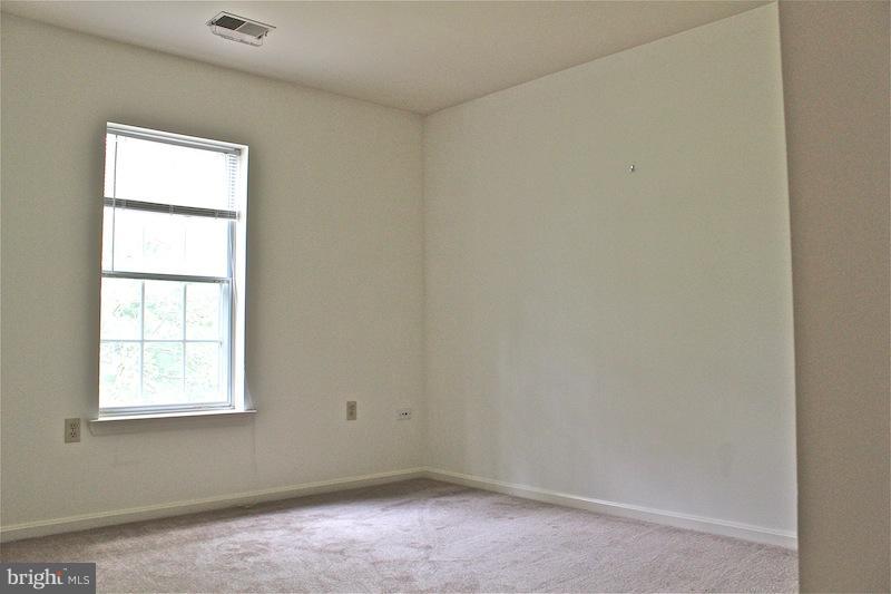 FRANKLIN FARM - Residential Lease