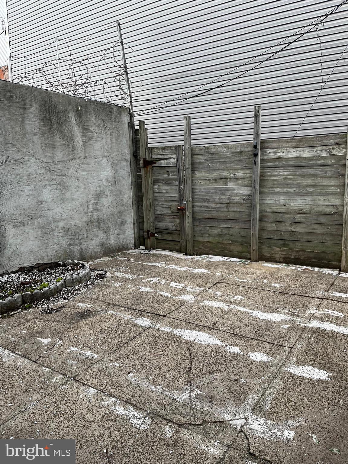 PORT RICHMOND - Residential Lease