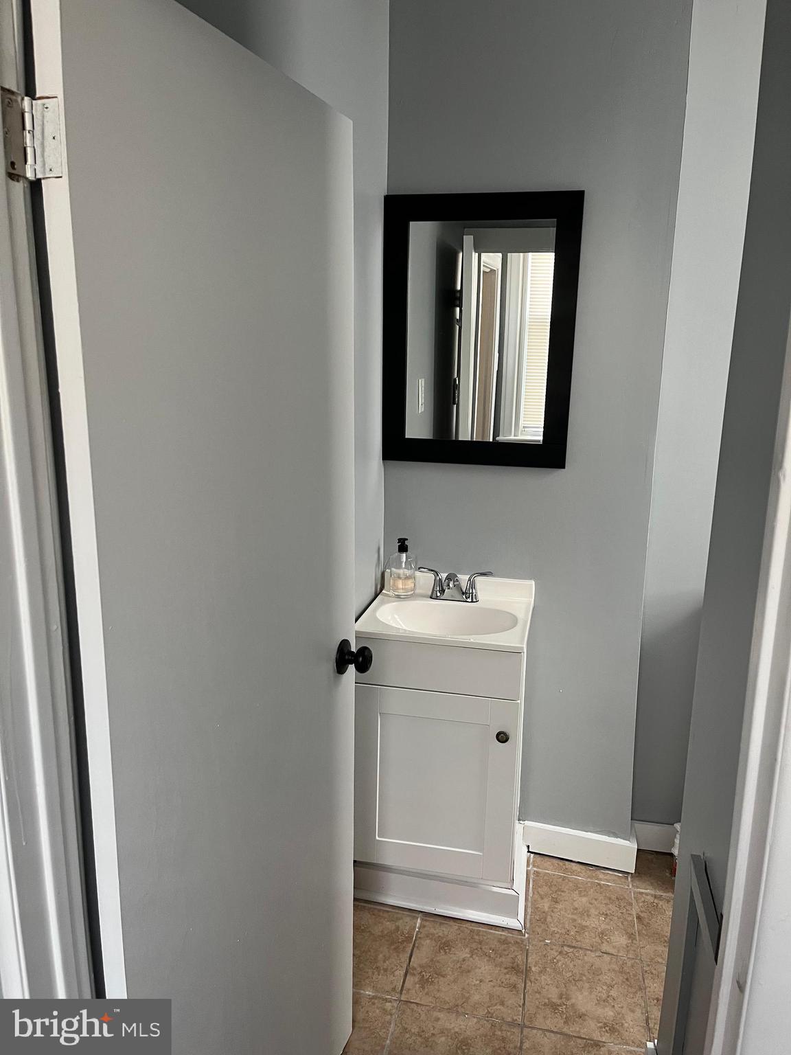 PORT RICHMOND - Residential Lease