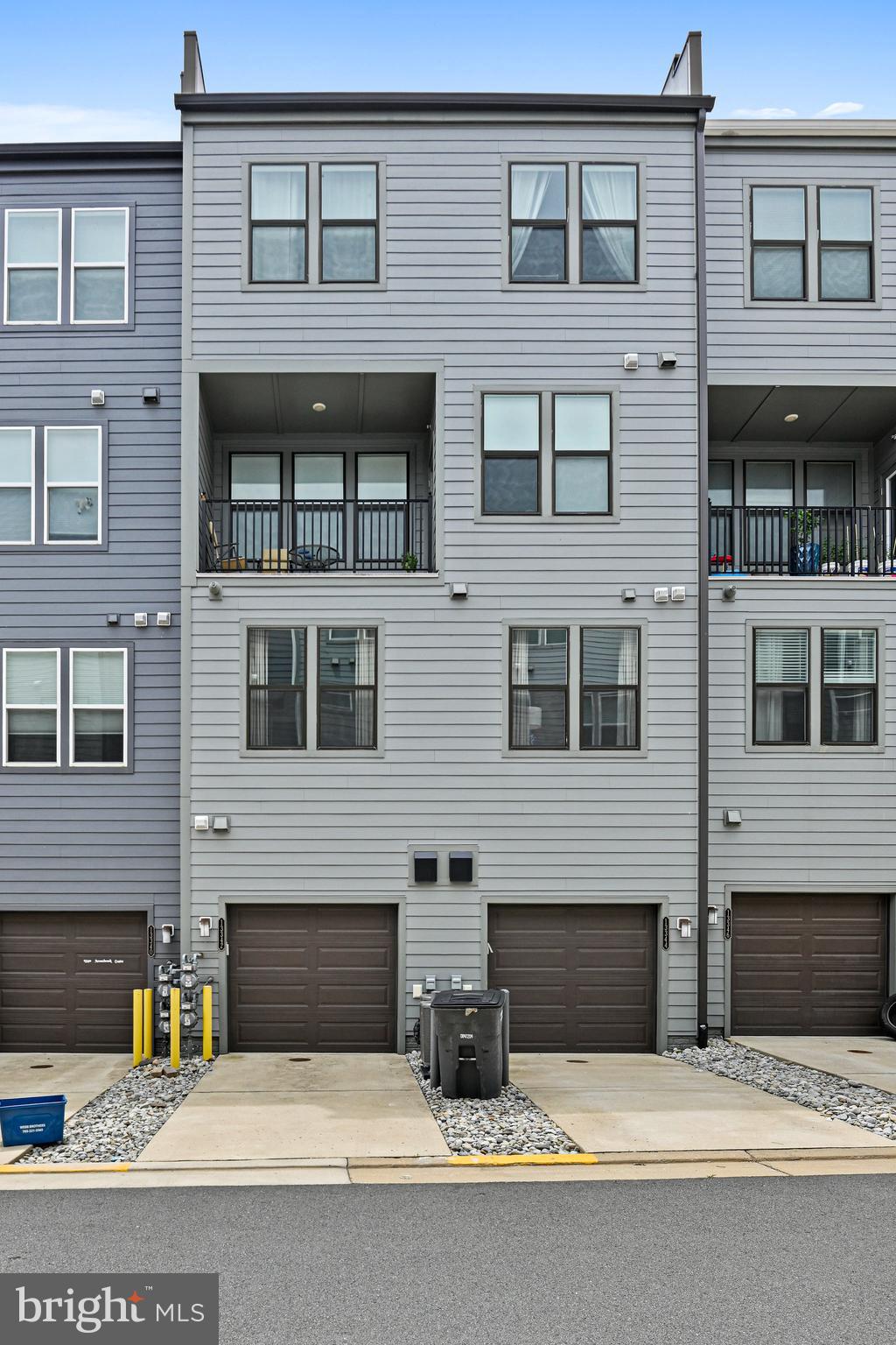 METROPARK AT ARROWBROOK - Residential