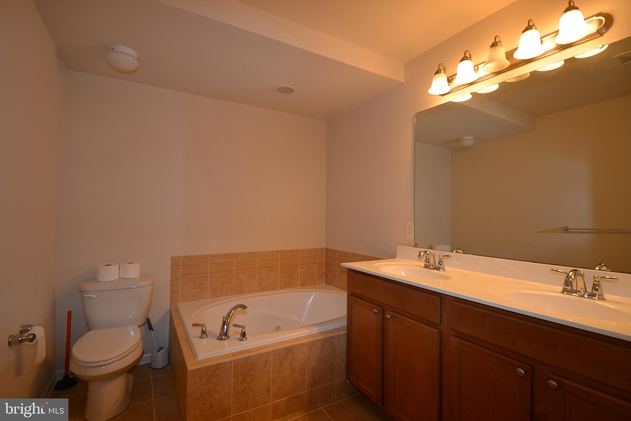 BUCKINGHAM - Residential Lease