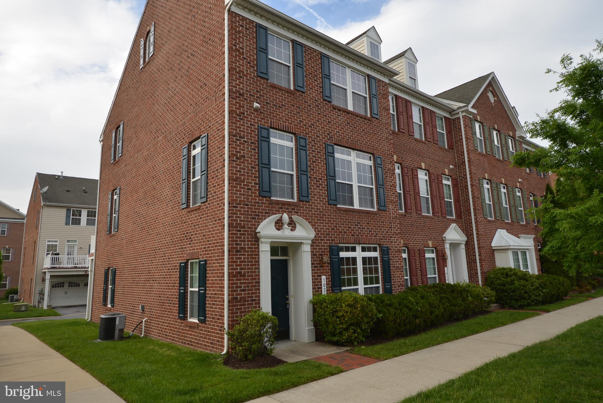 BUCKINGHAM - Residential Lease