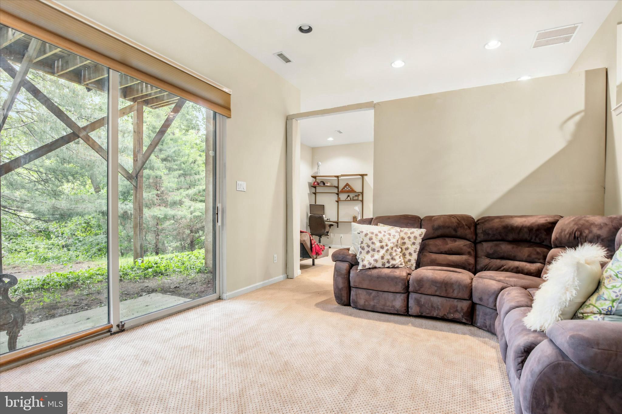 BREYER WOODS - Residential