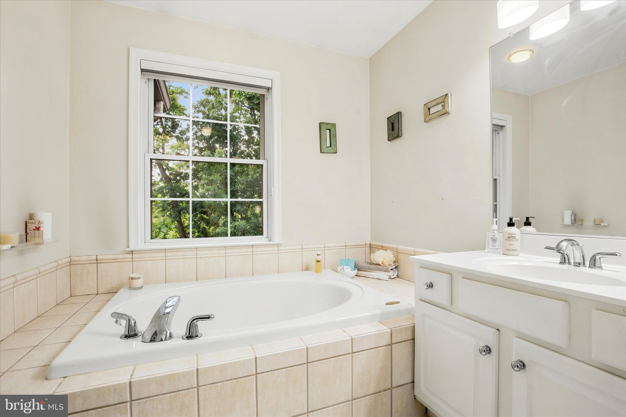 BREYER WOODS - Residential
