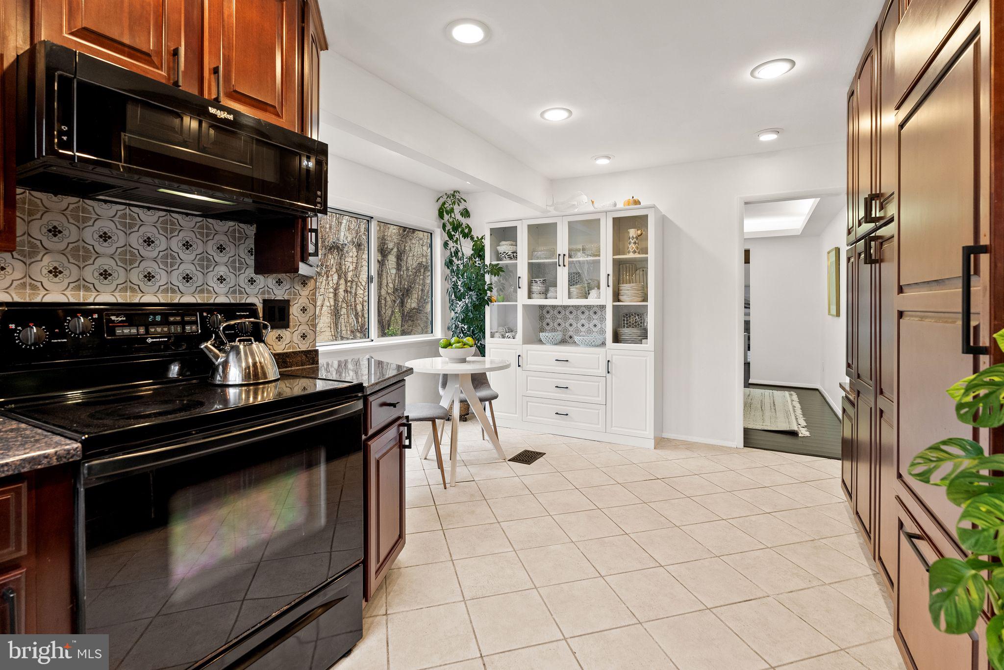 COURTS OF WYNGATE - Residential