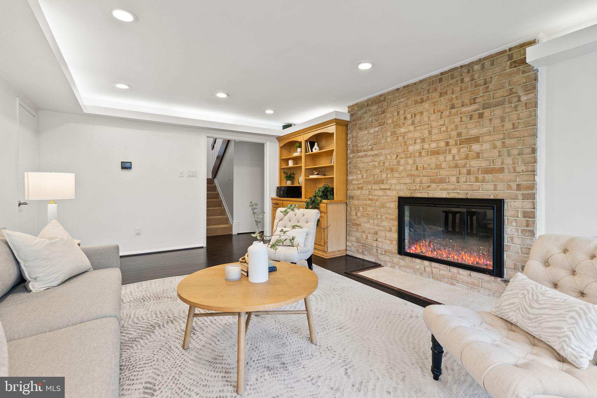 COURTS OF WYNGATE - Residential