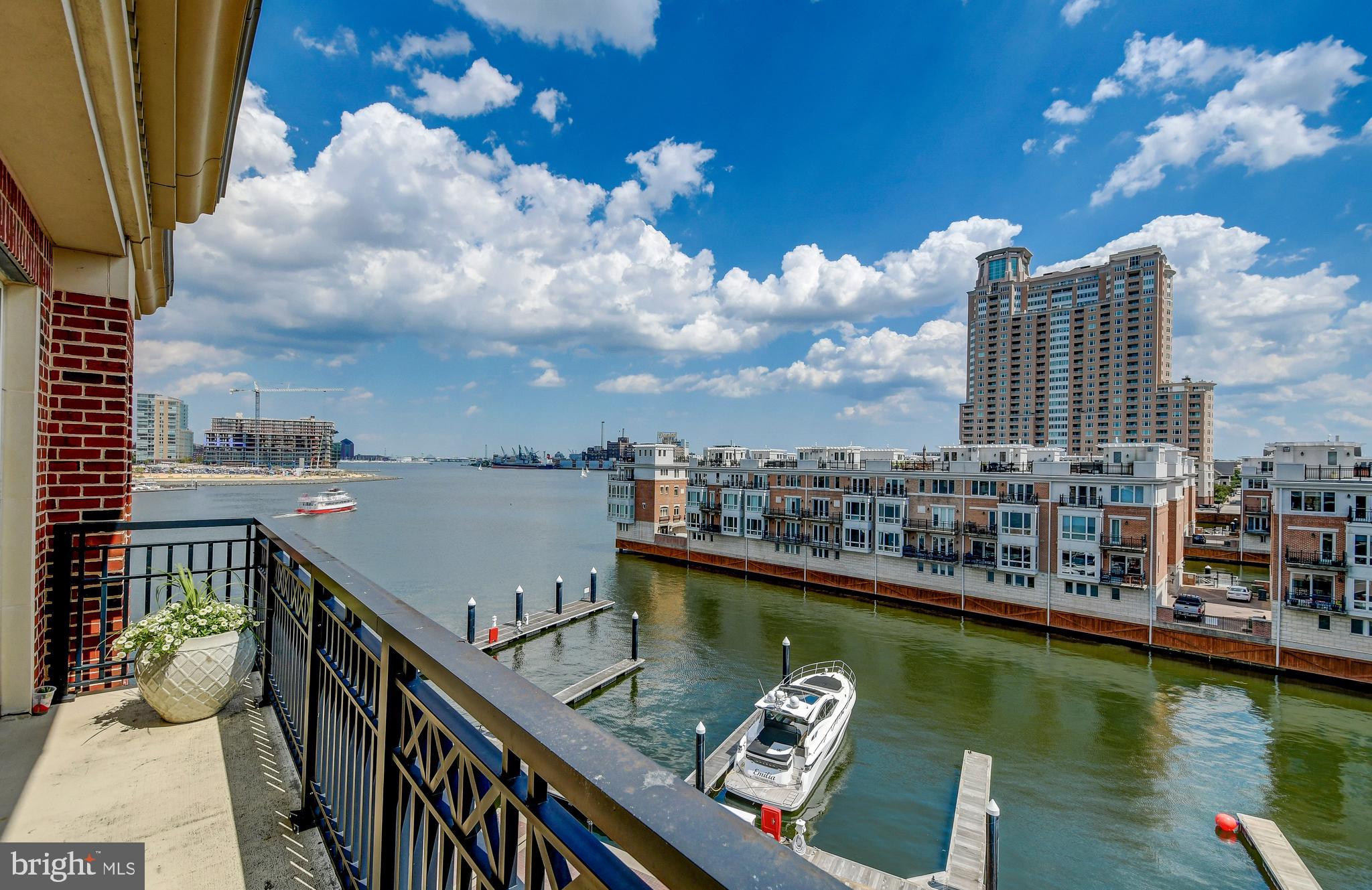 THE RITZ-CARLTON RESIDENCES - Residential