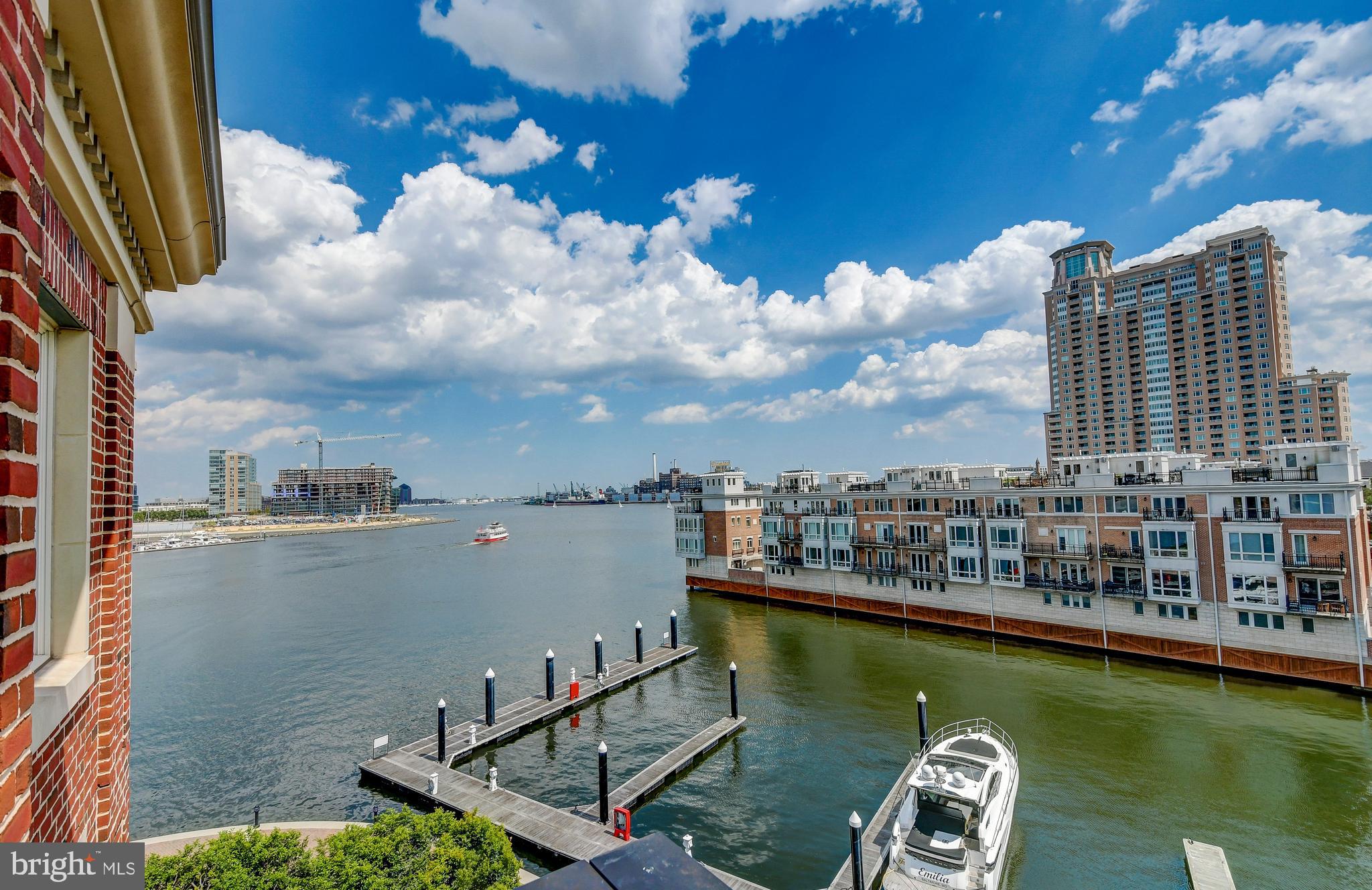 THE RITZ-CARLTON RESIDENCES - Residential