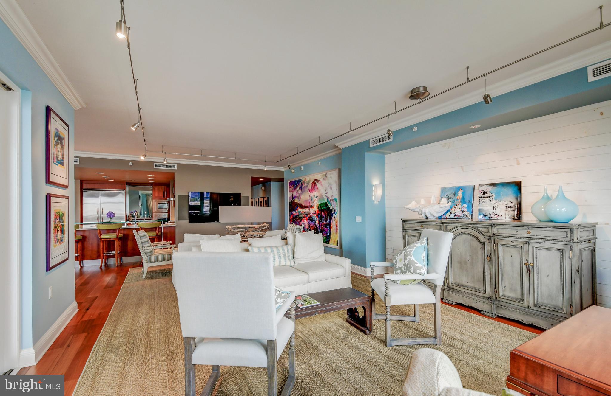 THE RITZ-CARLTON RESIDENCES - Residential