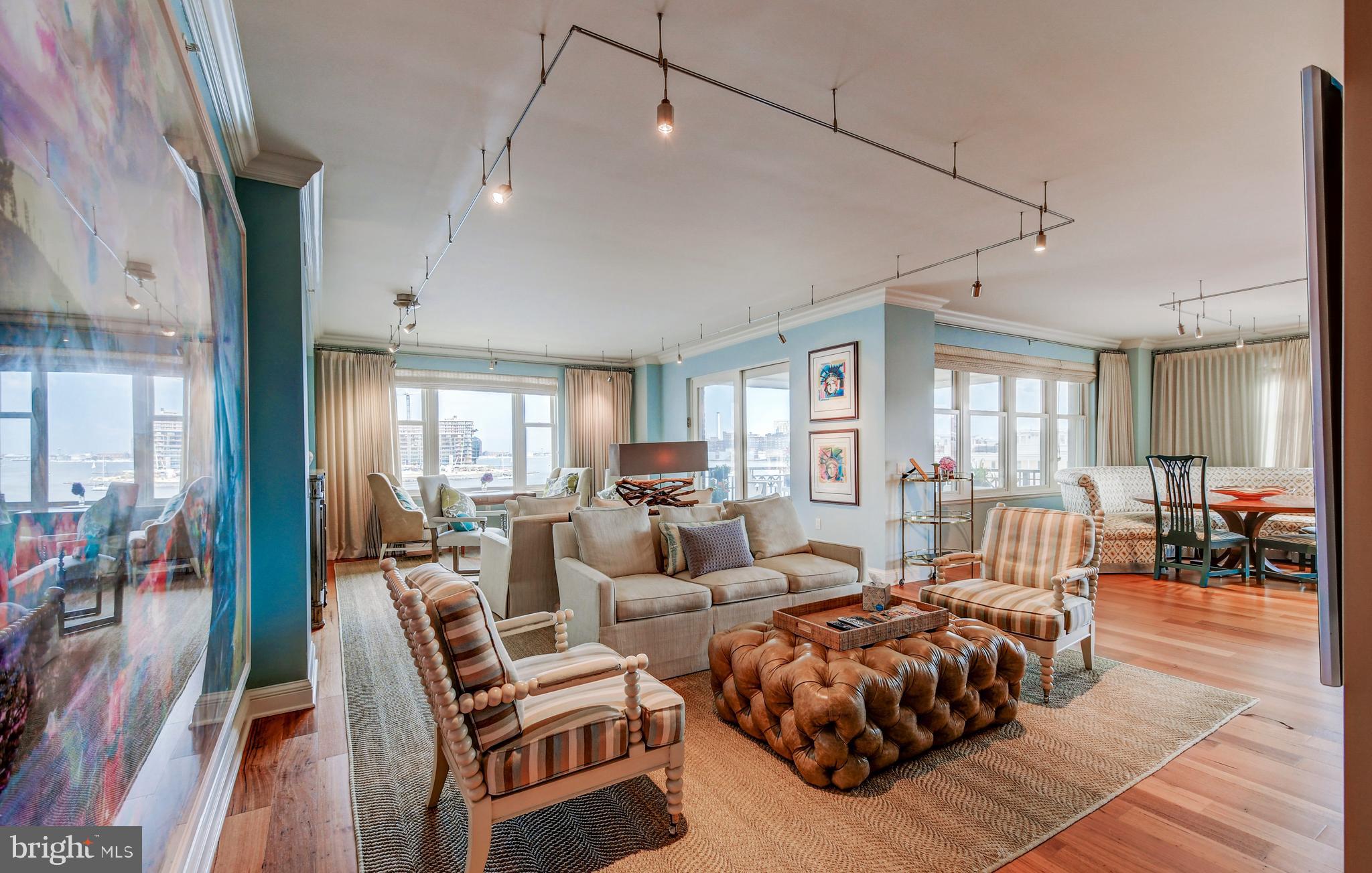 THE RITZ-CARLTON RESIDENCES - Residential