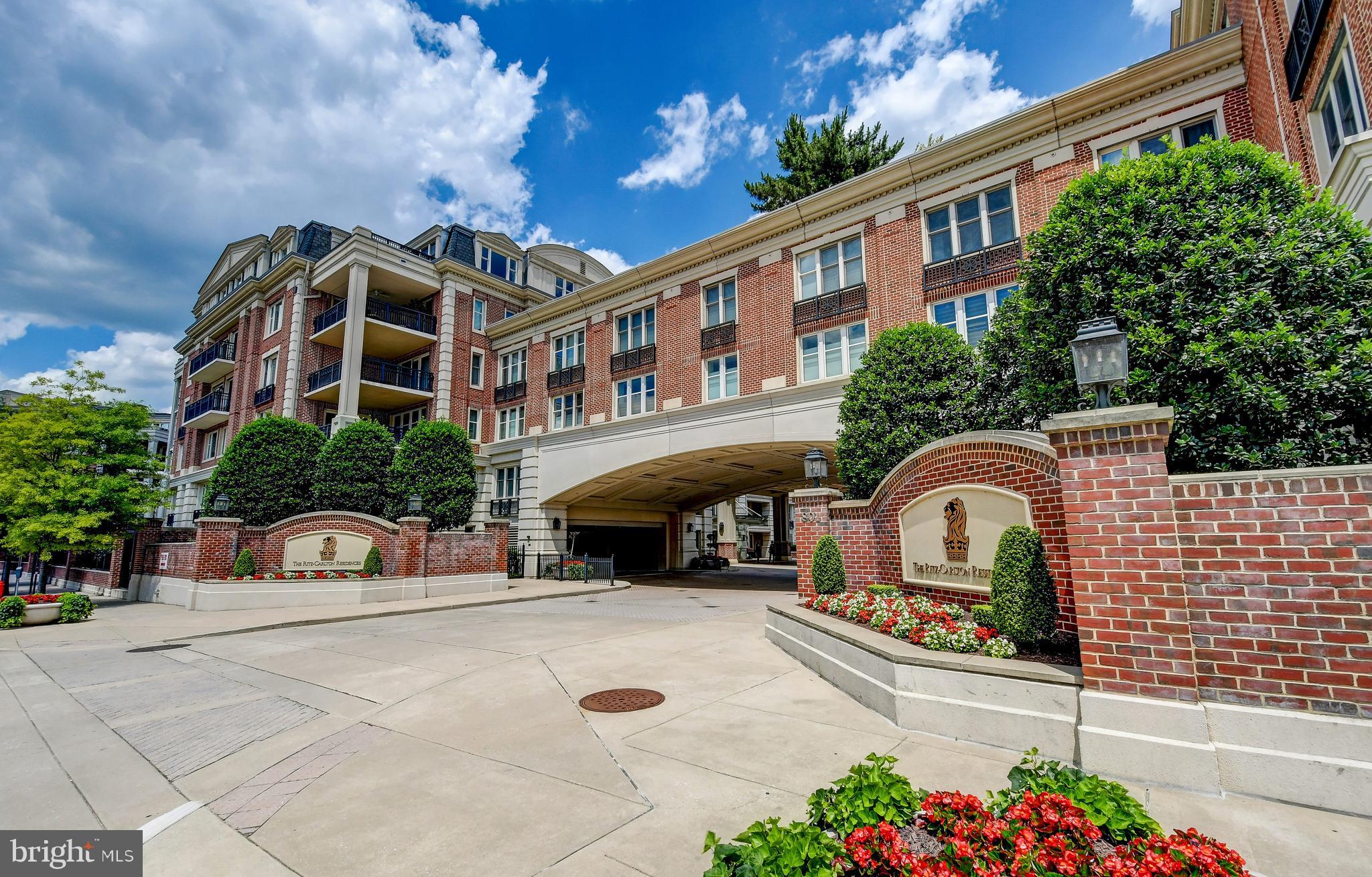 THE RITZ-CARLTON RESIDENCES - Residential