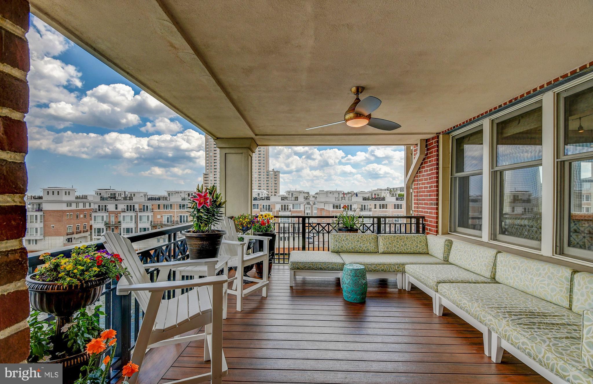 THE RITZ-CARLTON RESIDENCES - Residential