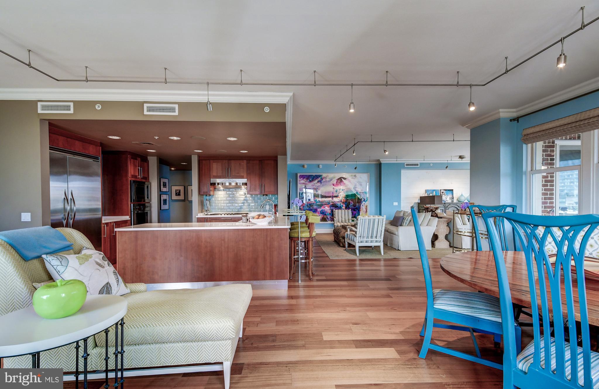 THE RITZ-CARLTON RESIDENCES - Residential