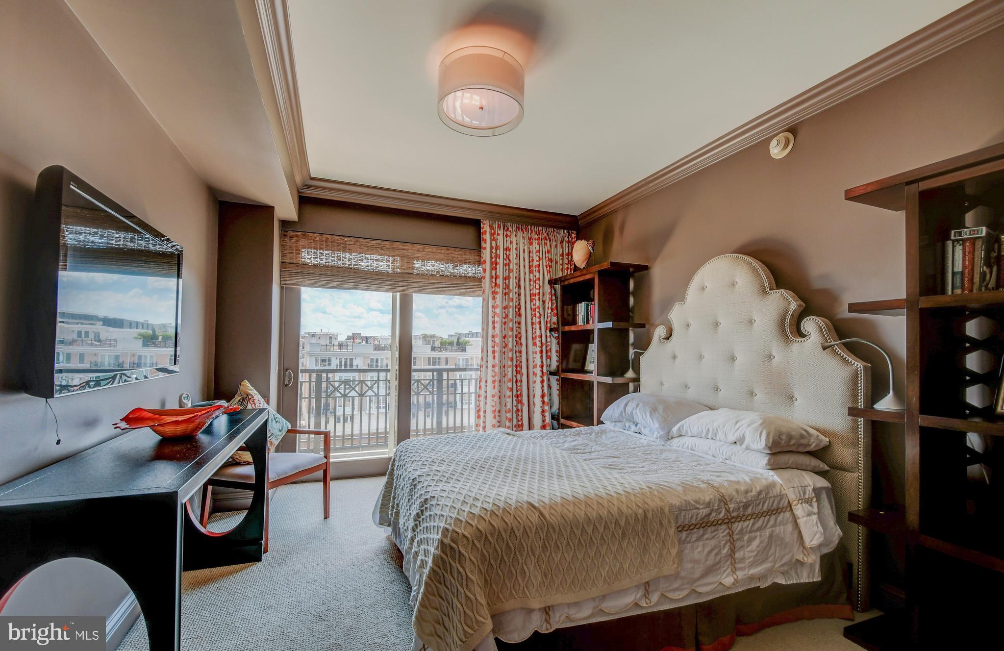 THE RITZ-CARLTON RESIDENCES - Residential